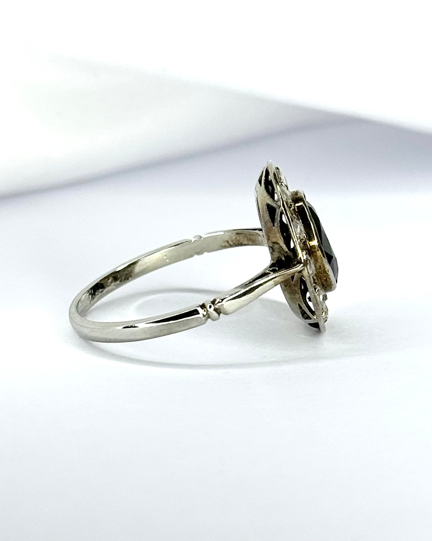 Bague Art-Déco Saphir 1.65 carat &amp; Diamants 0.30 carat "Ophélie"