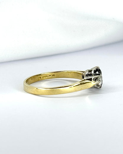 Bague Trilogie Saphir 0.75 carat &amp; Diamants 0.14 carat "Catherine"
