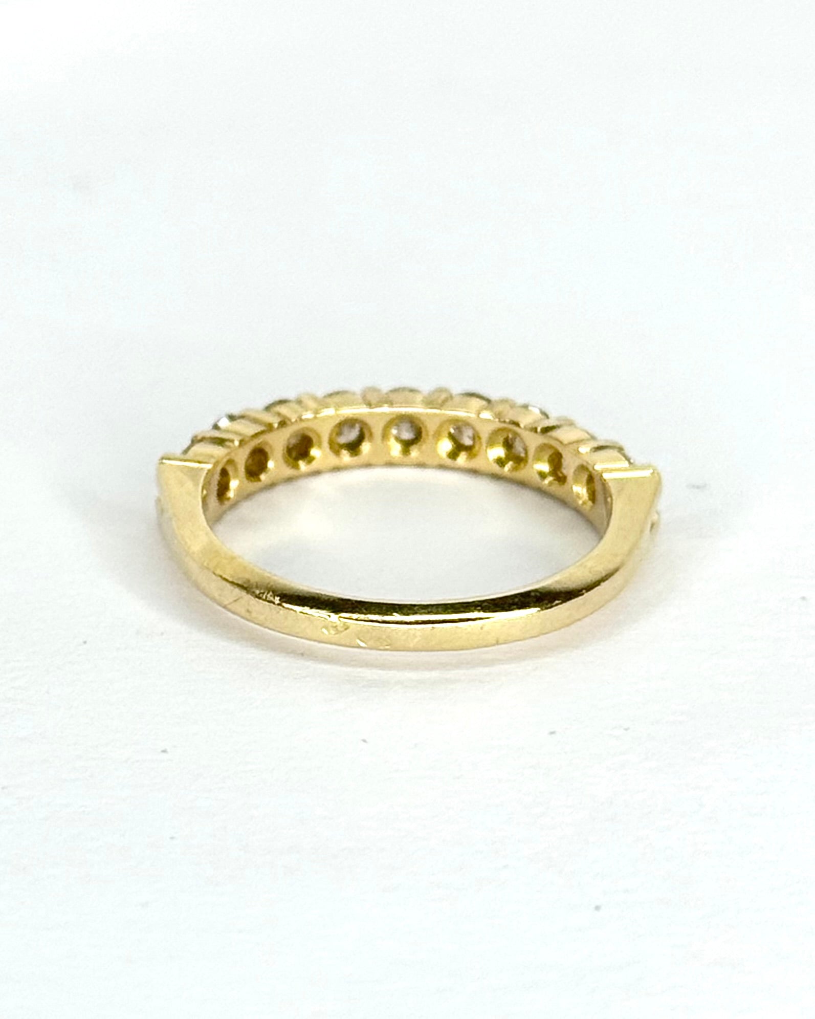 Demi-alliance Diamants 0.45 carat 2.5mm "Aloïse"