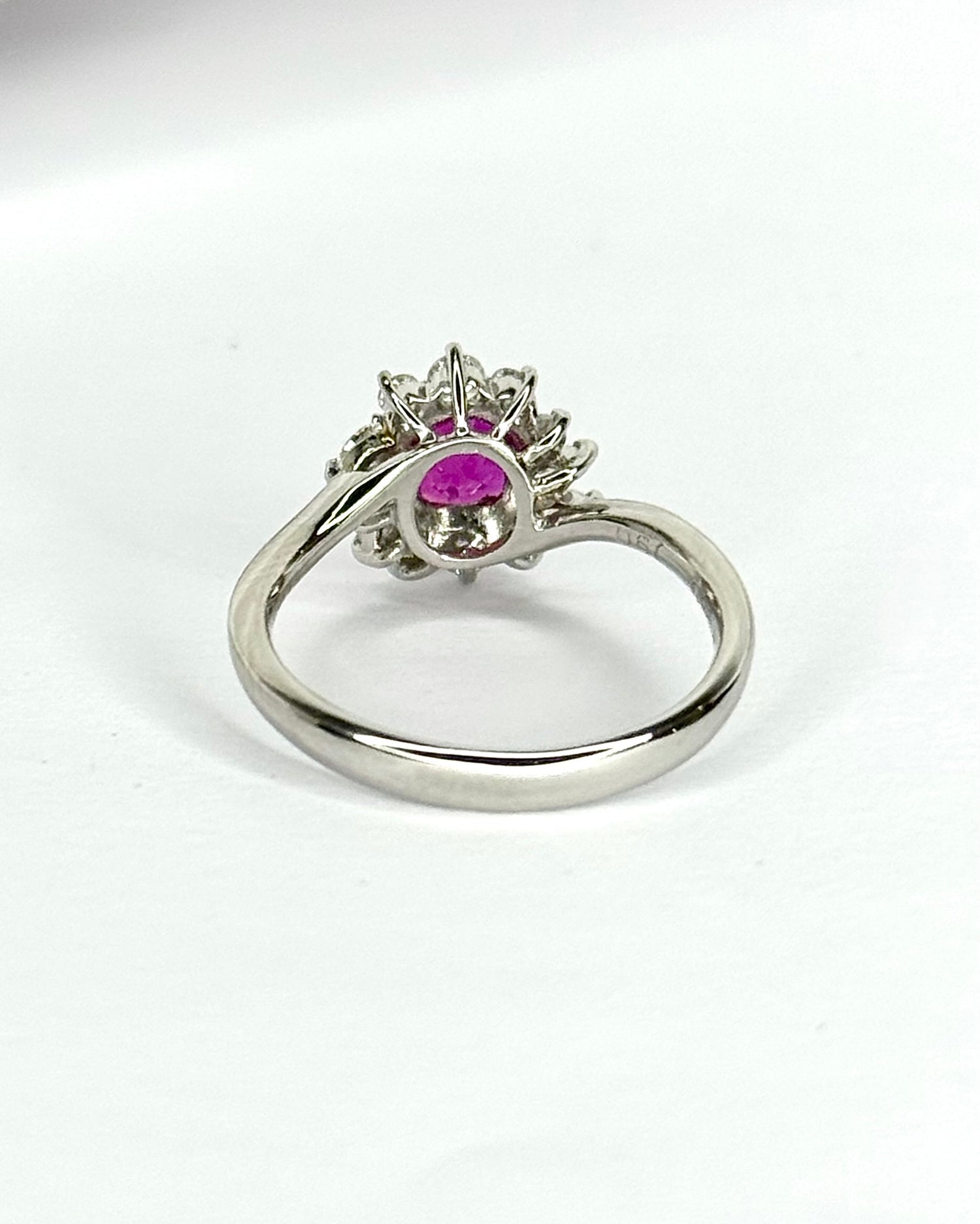 Bague Marguerite Rubis Mozambicain 0.67 carat &amp; Diamants 0.35 carat "Paola"