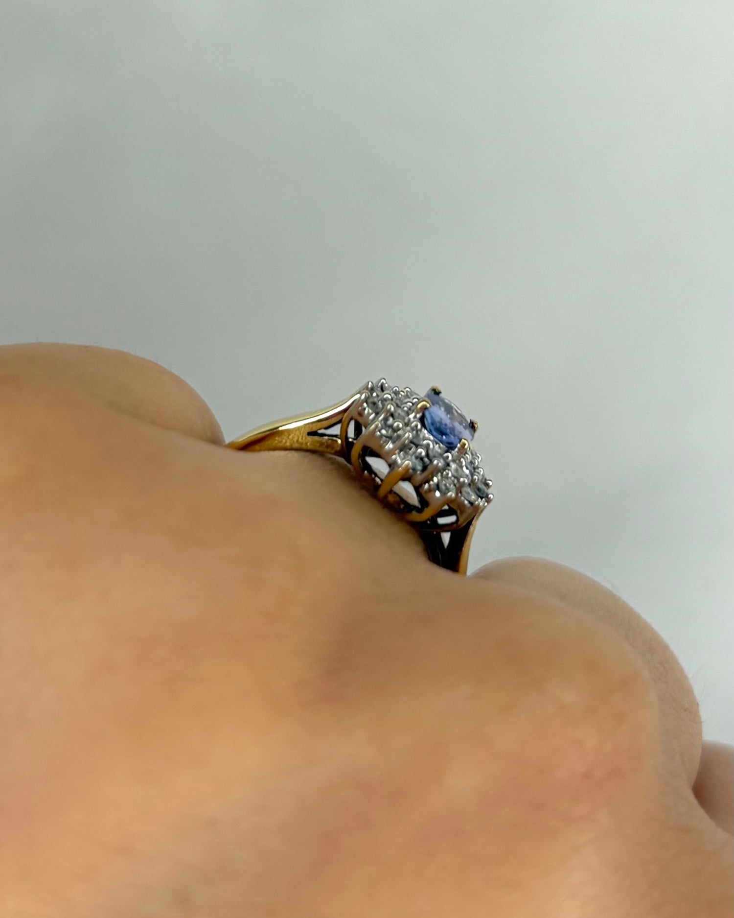 Marguerite Ring Tanzanite 0.42 carat &amp; Diamonds 0.24 carat "Séréna"