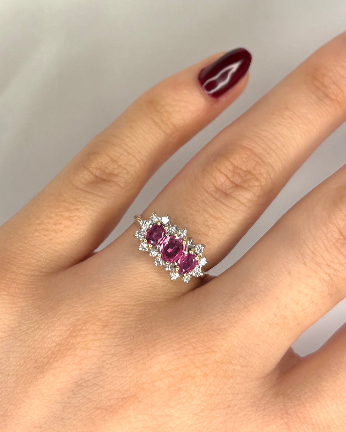 Bague Trilogie Marguerite Saphirs Roses 0.65 carat &amp; Diamants 0.32 carat "Denise"