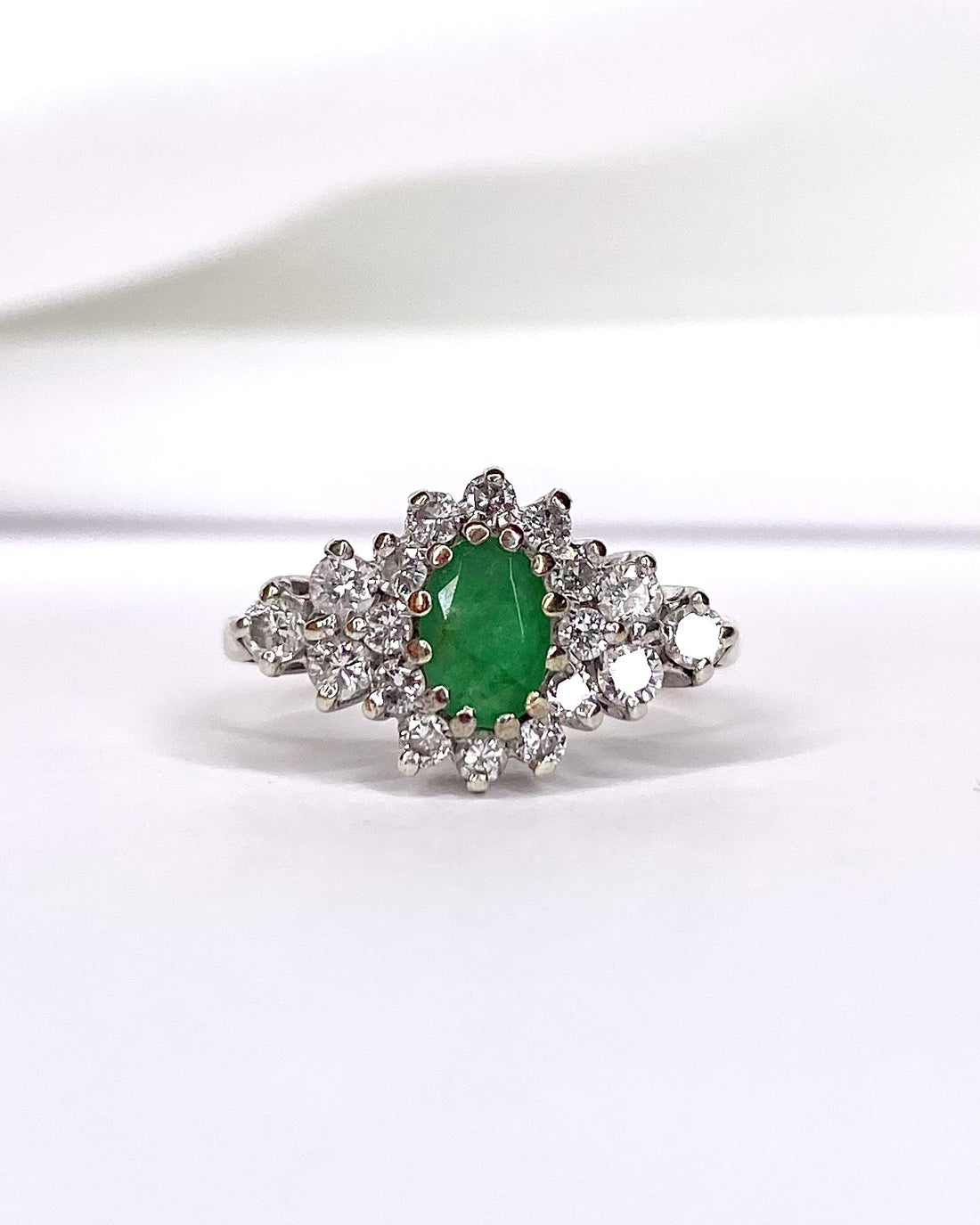 Bague Marguerite Émeraude 0.44 carat &amp; Diamants 0.48 carat "Suzanne"