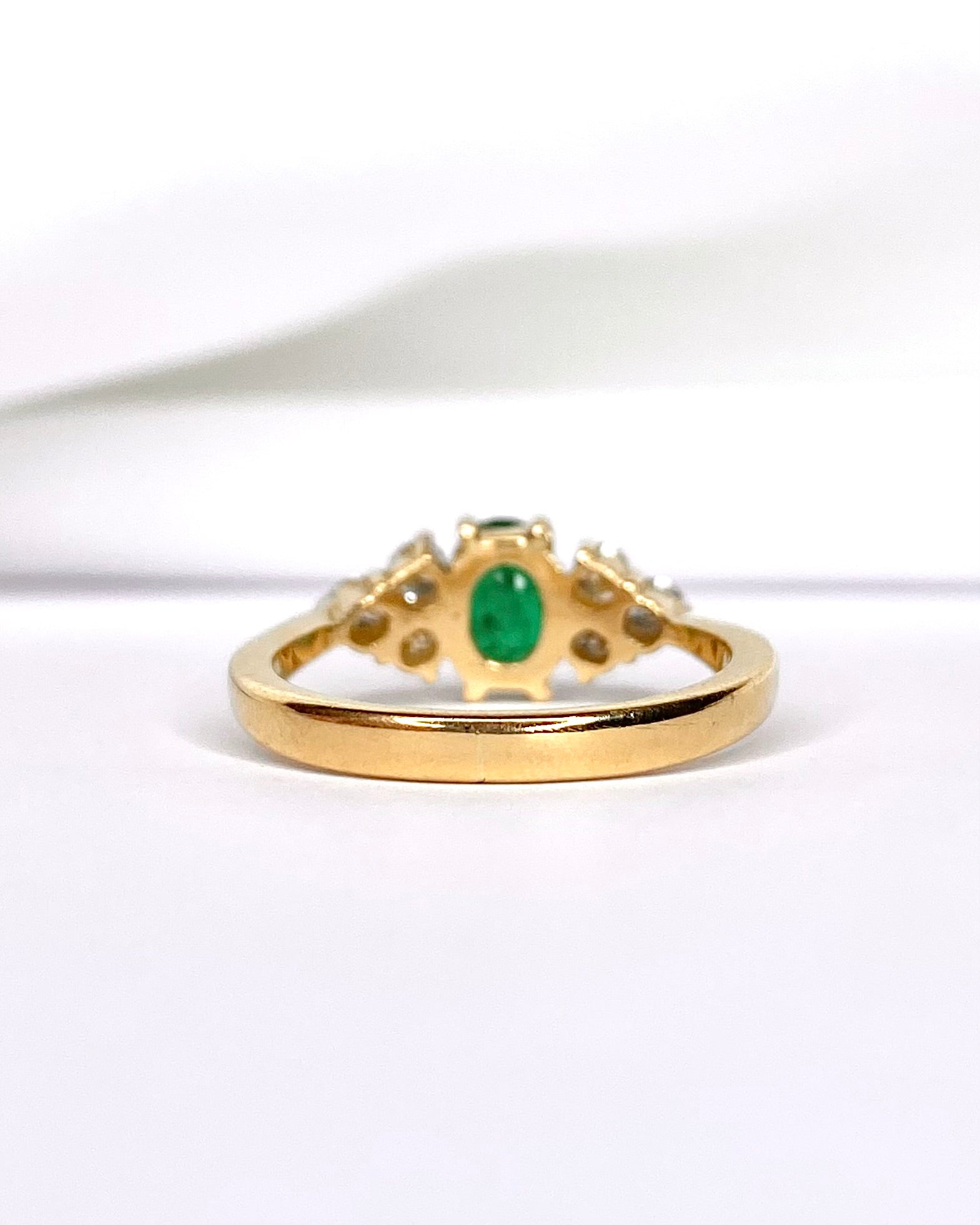 Bague Trilogie Émeraude 0.60 carat &amp; Diamants "Sophie" - Elliade Paris