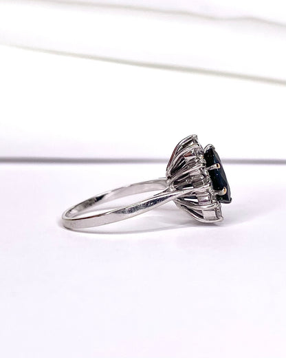 Bague Marguerite Saphir 2.15 carats &amp; Diamants 0.72 carat "Fanny" - Elliade Paris