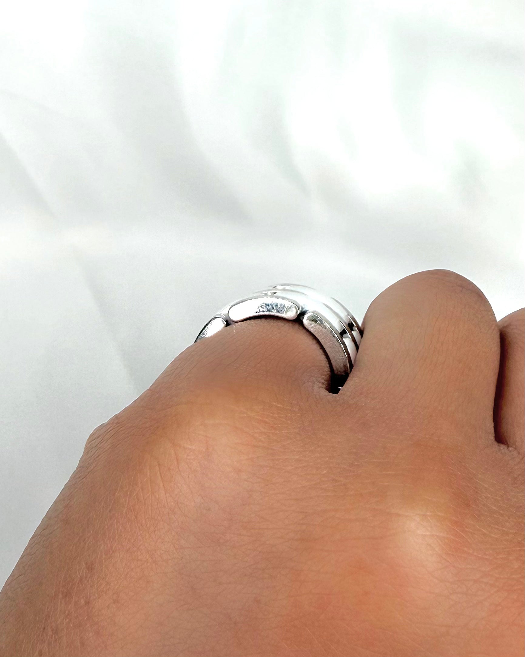 Bague Chanel Ultra Grand Modèle Or &amp; Céramique - Elliade Paris