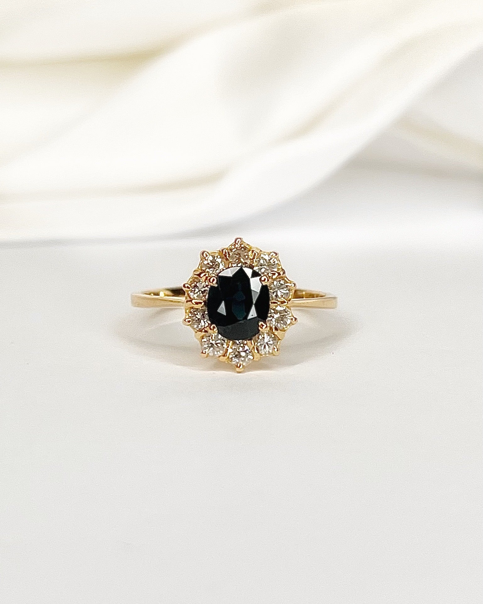Anillo Marguerite Zafiro 0,80 quilates y Diamantes "Cyrielle"