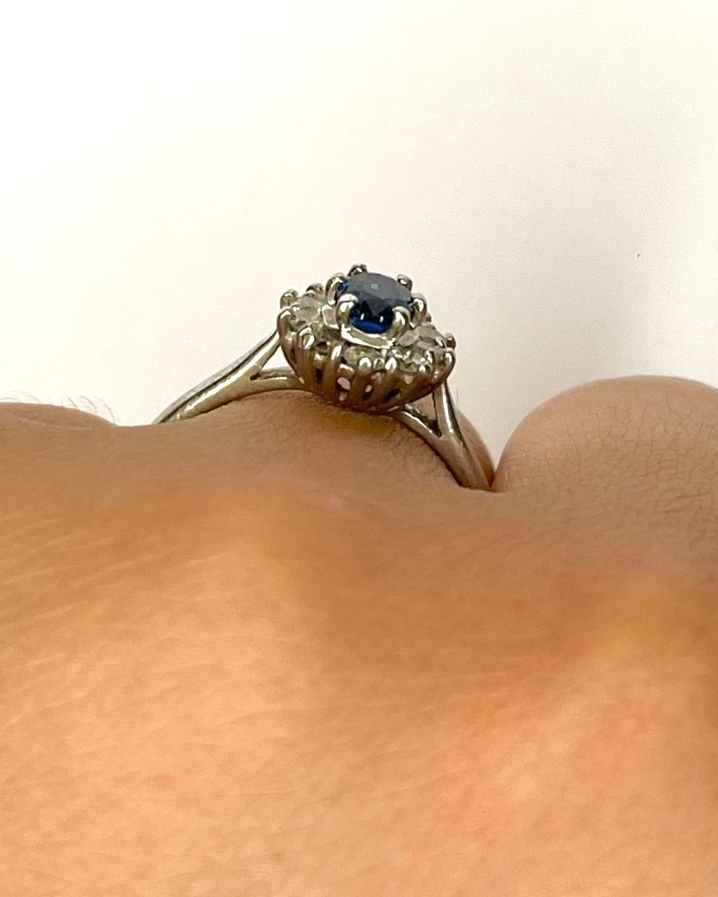 Bague Marguerite Saphir 0.80 carat &amp; Diamants 0.20 carat "Nina"
