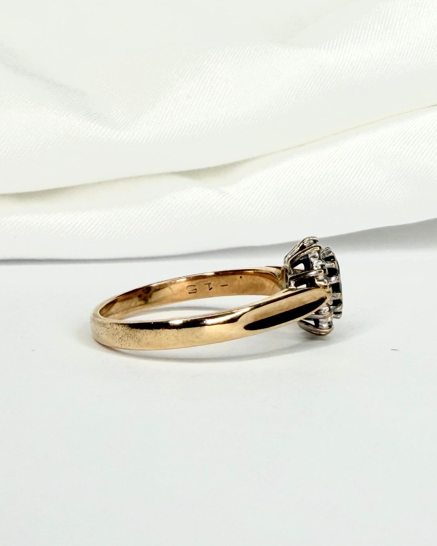 Bague marguerite saphir et diamants "Gisèle"* - Lyon - Elliade Paris