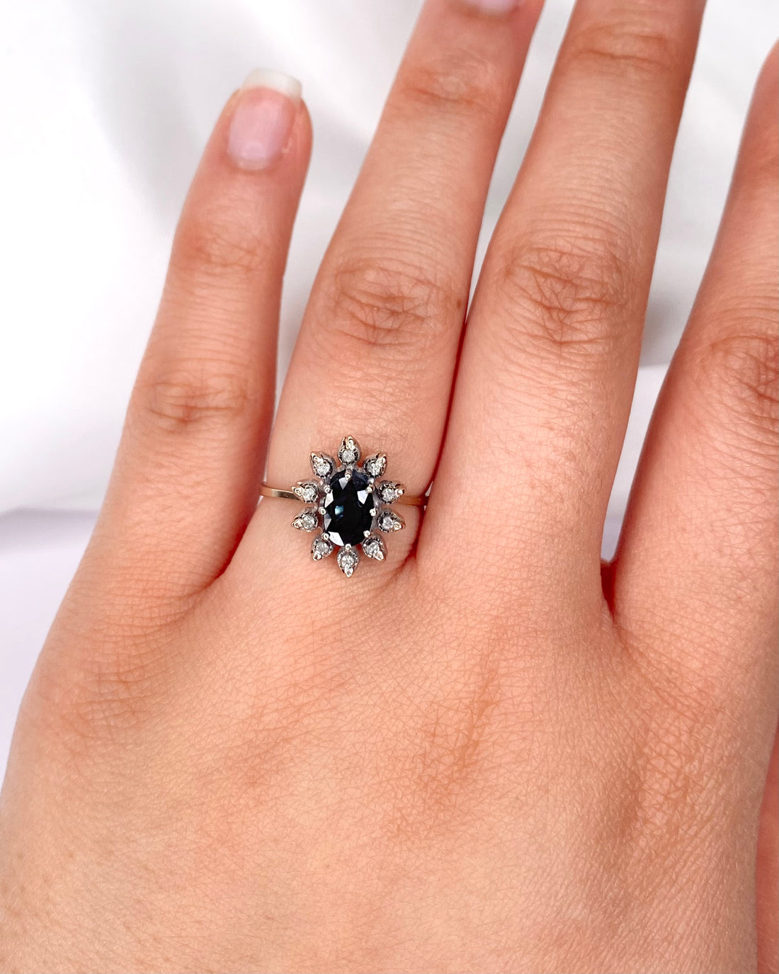 Bague Marguerite Saphir Diamants "Lauranne" - Lyon - Elliade Paris