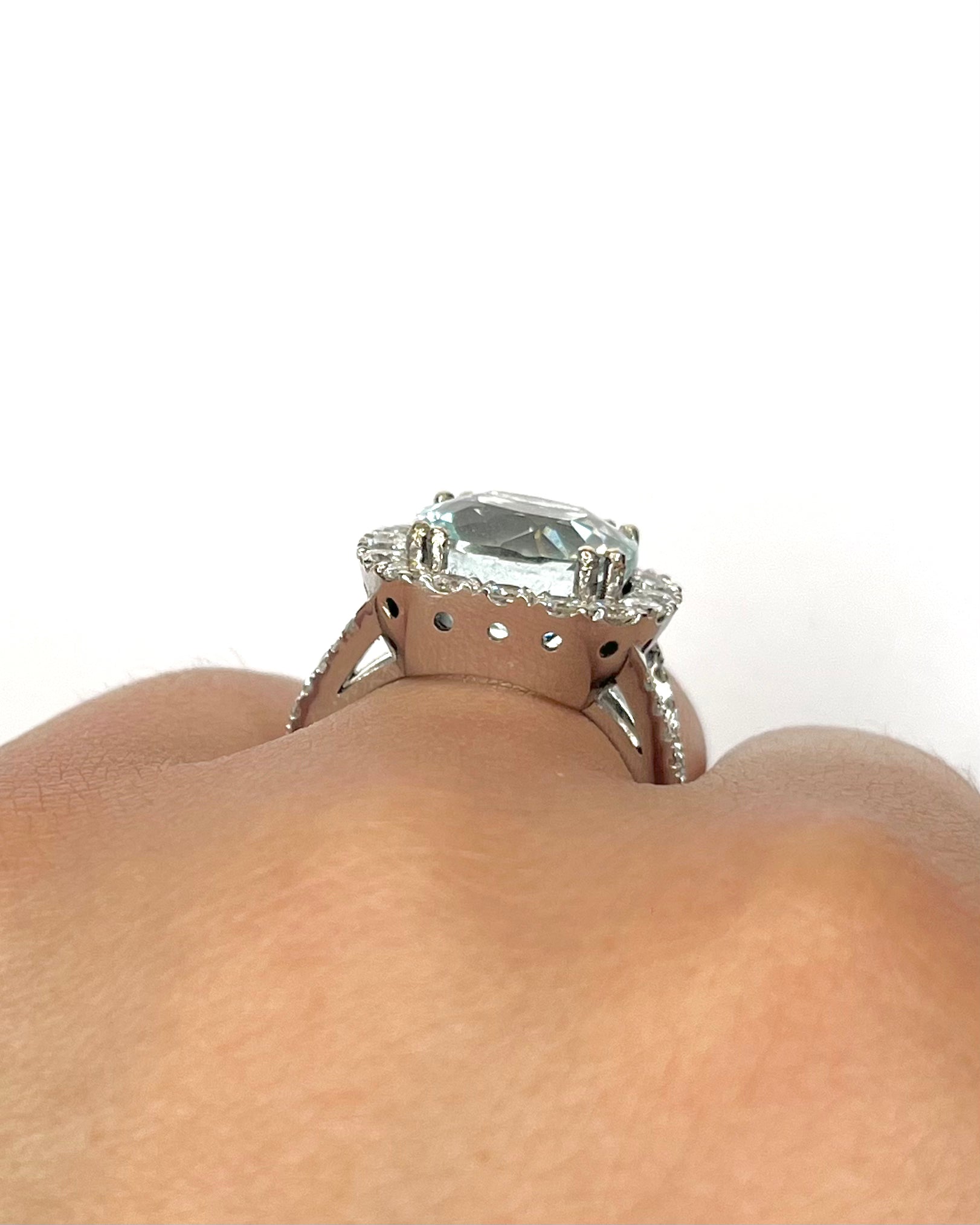 Bague Style Art-Déco Aigue Marine 6.85 carats &amp; Diamants 1 carat 10,37g "Célia" - Elliade Paris