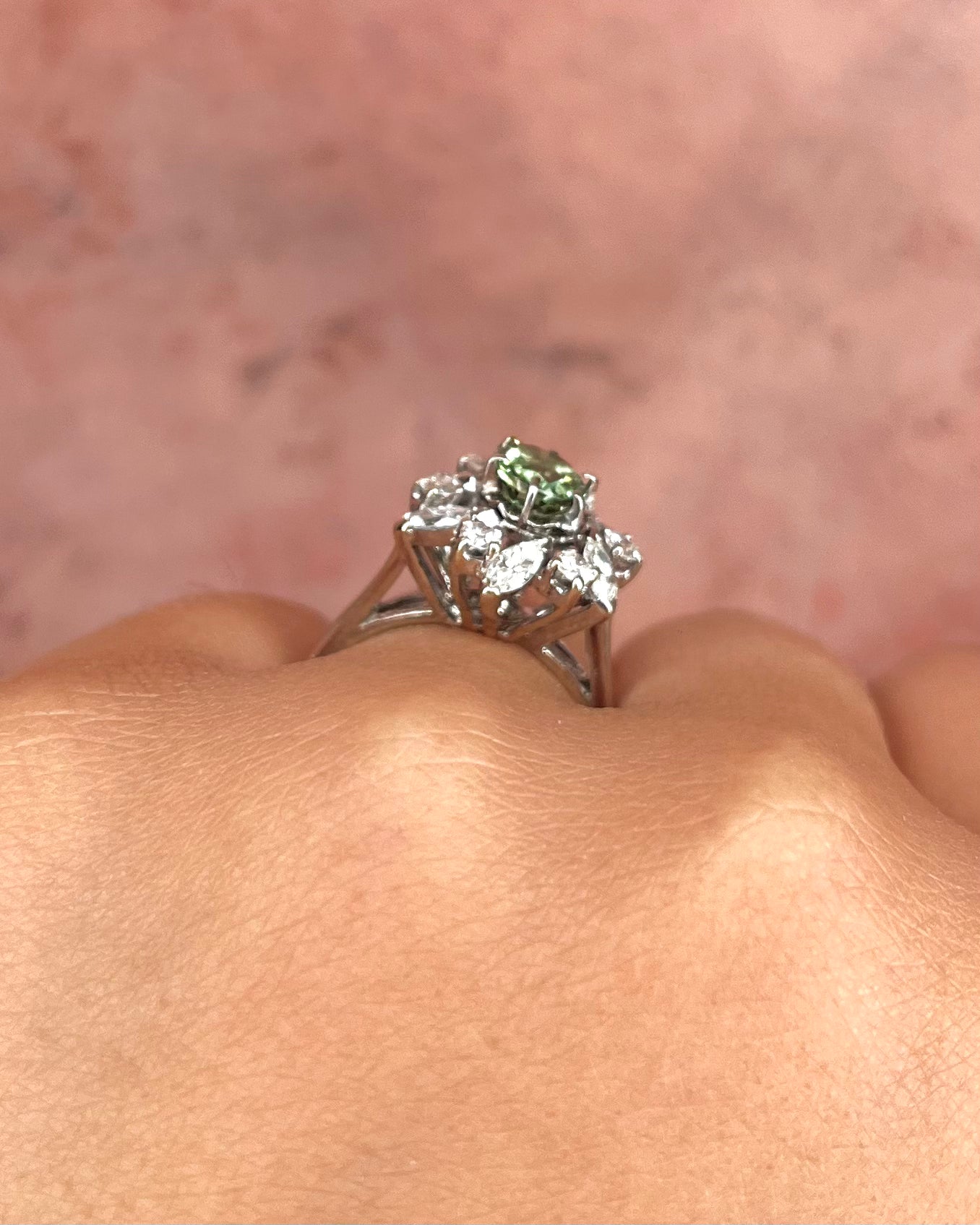 Anillo Marguerite con Turmalina de 0,91 quilates y Diamantes de 0,66 quilates "Joanne"