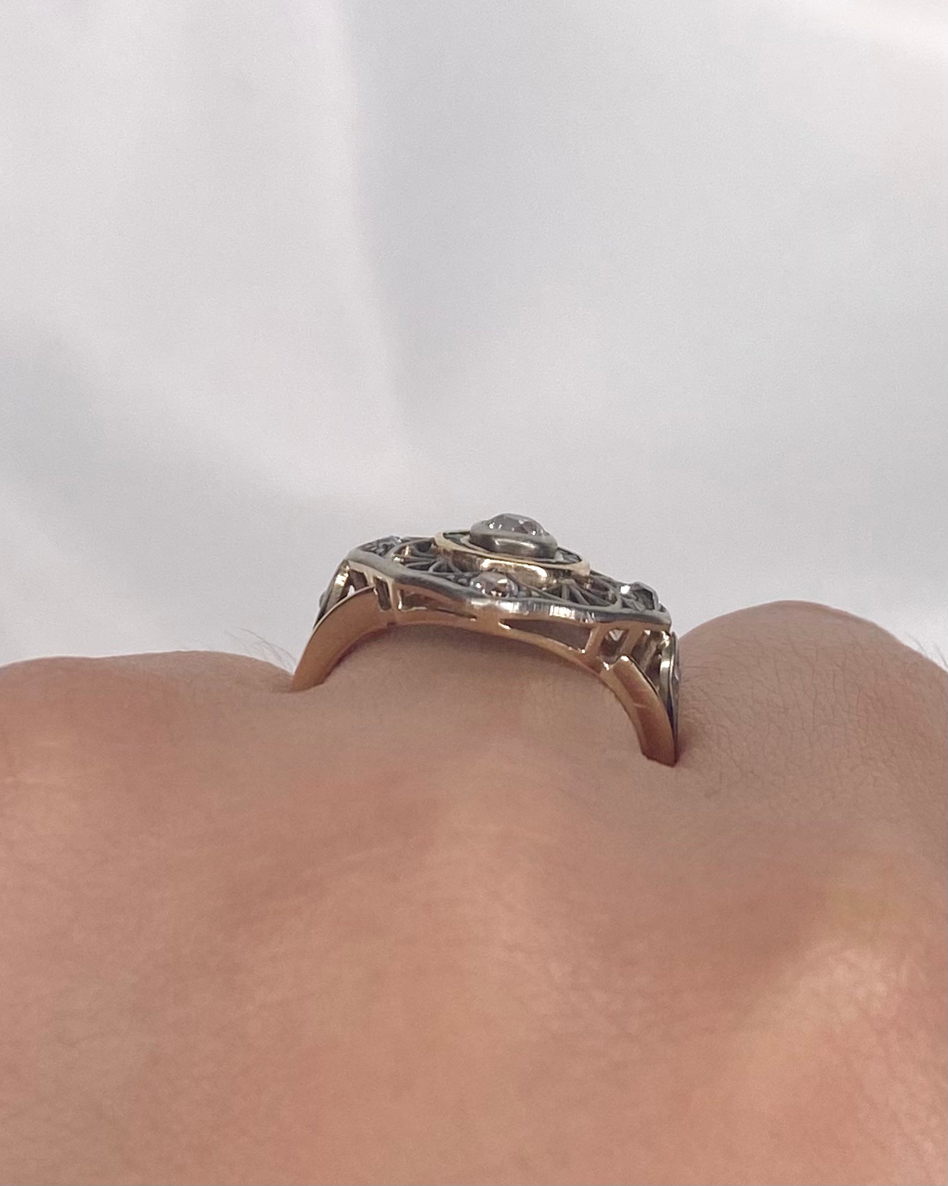 Bague Art-Deco Diamants 0.47 carat &amp; Pierres Vertes "Tatiana" - Elliade Paris