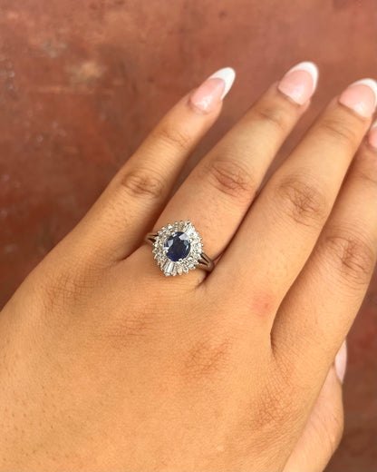 Anillo Marguerite Zafiro 0,60 quilates y Diamantes 0,30 quilates "Lana"