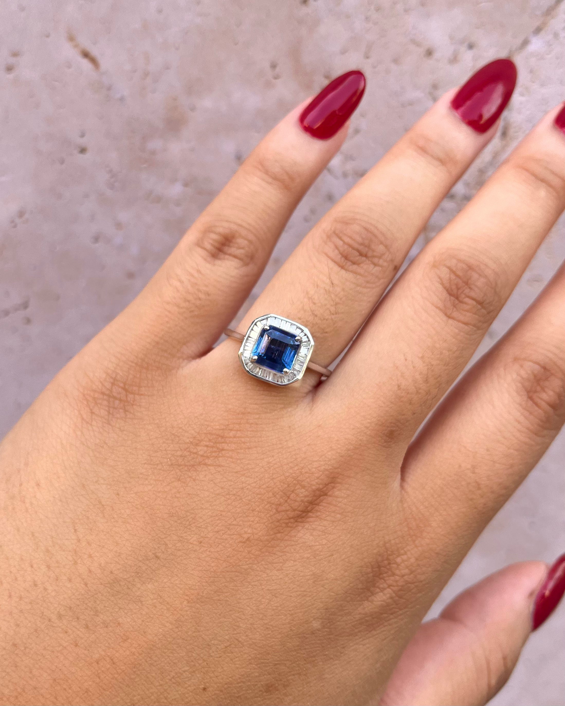 Bague Marguerite Cyanite 2.40 carats &amp; Diamants 0.32 carat "Lise"