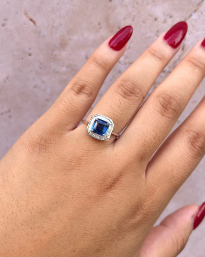 Bague Marguerite Cyanite 2.40 carats &amp; Diamants 0.32 carat "Lise"