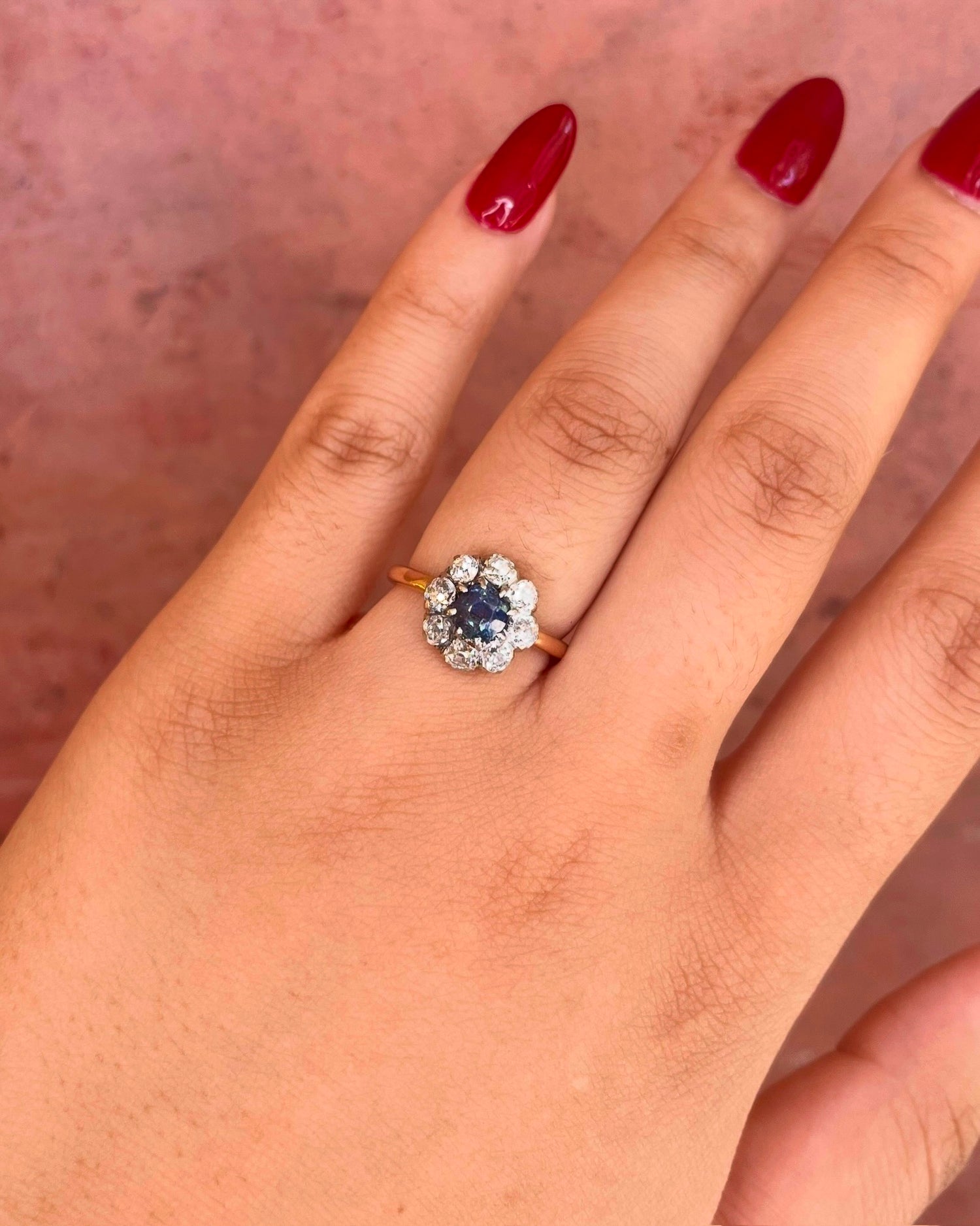 Anillo Marguerite Zafiro 1.20 quilates y Diamantes 0.80 quilates "Amélie"