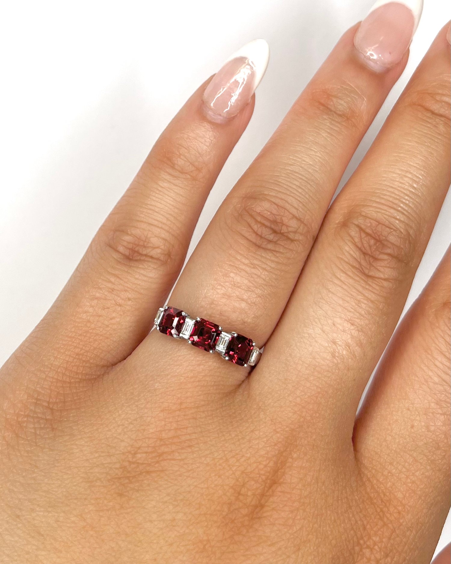 Bague Riviere Spinelles 1.44 carat &amp; Diamants "Marika" - Elliade Paris