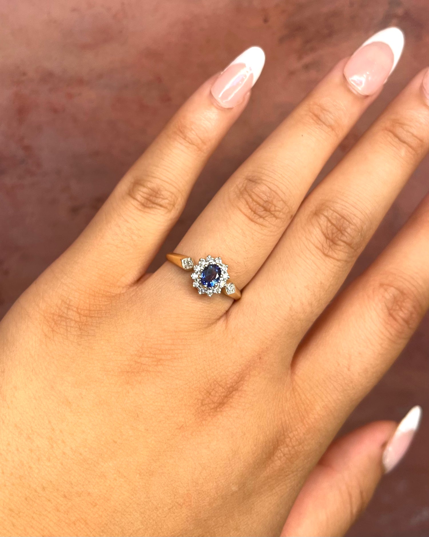 Bague Marguerite Saphir 0.55 carat &amp; Diamants "Marion"