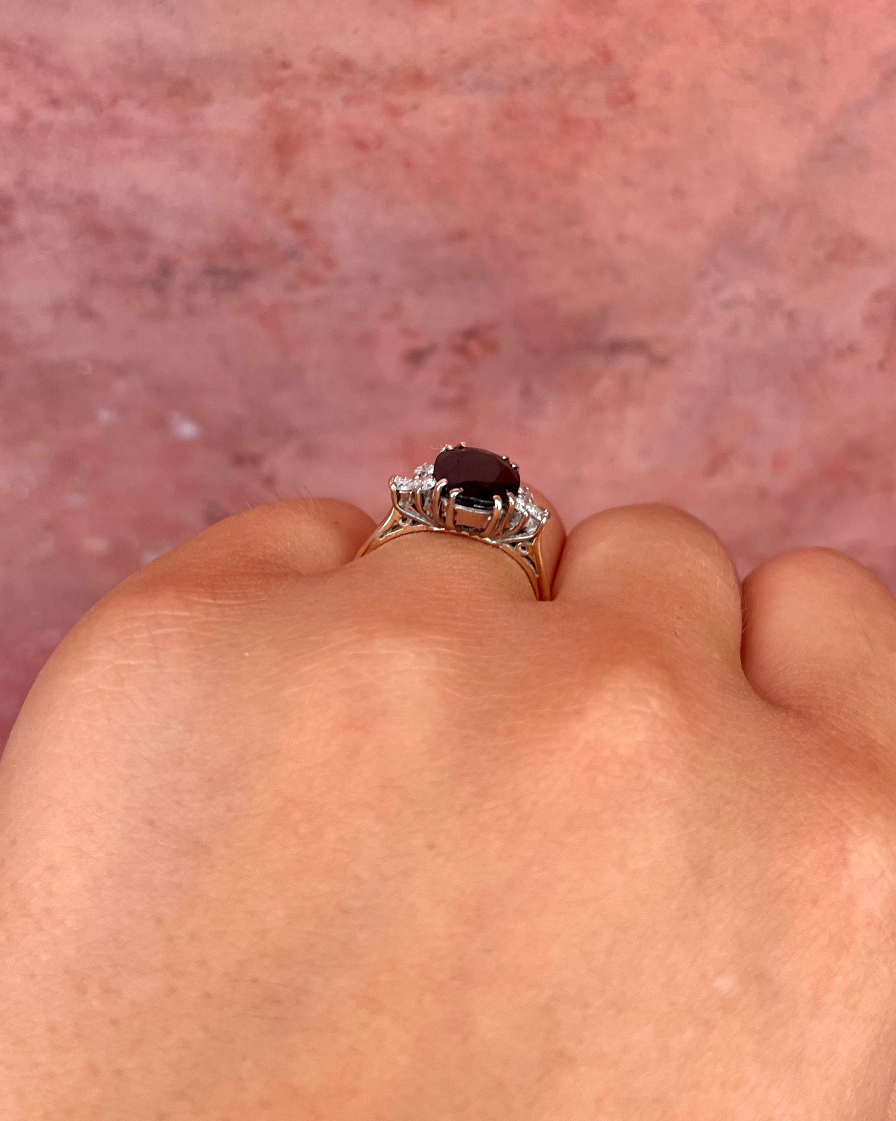 Bague Trilogie Saphir 2.50 carats &amp; Diamants 0.24 carat "Malory" - Elliade Paris
