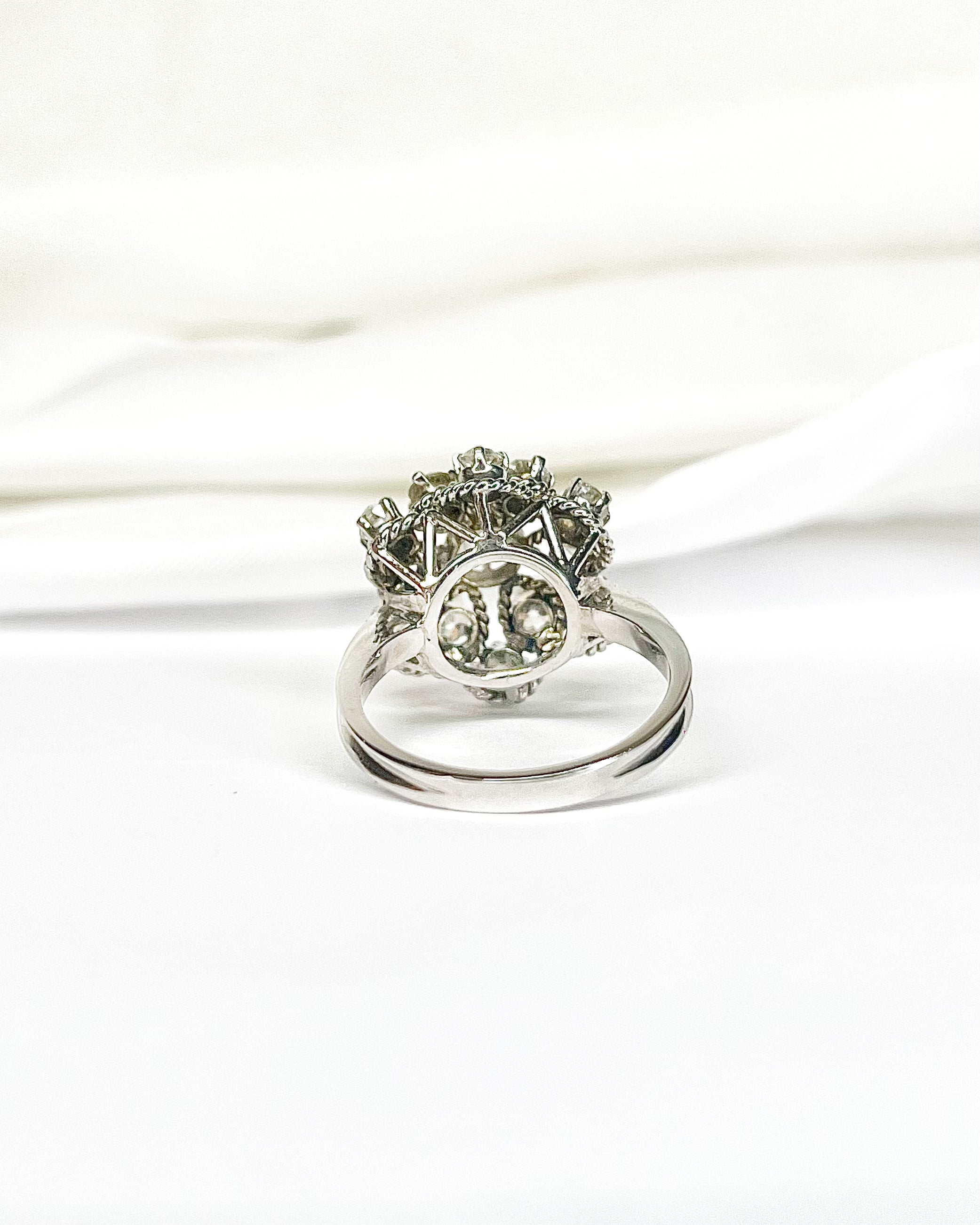 Anillo Flor Diamantes 1.33 quilates "Mélissa"