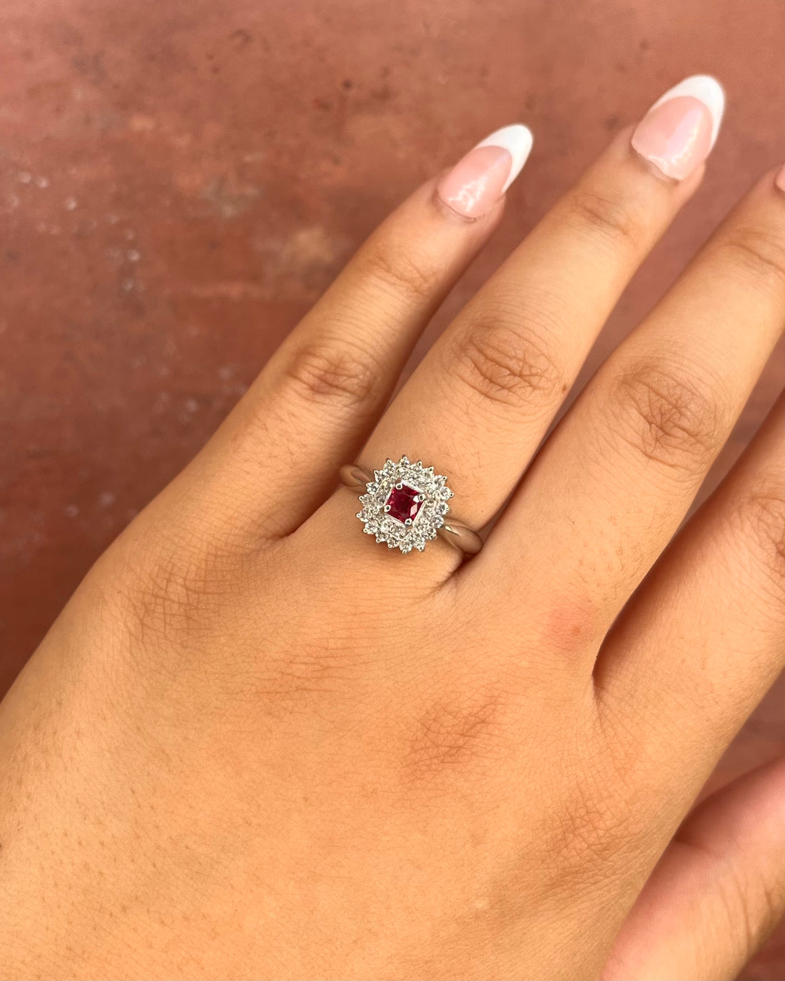 Bague Marguerite Rubis Mozambien 0.43 carat &amp; Diamants 0.43 carat "Monica"