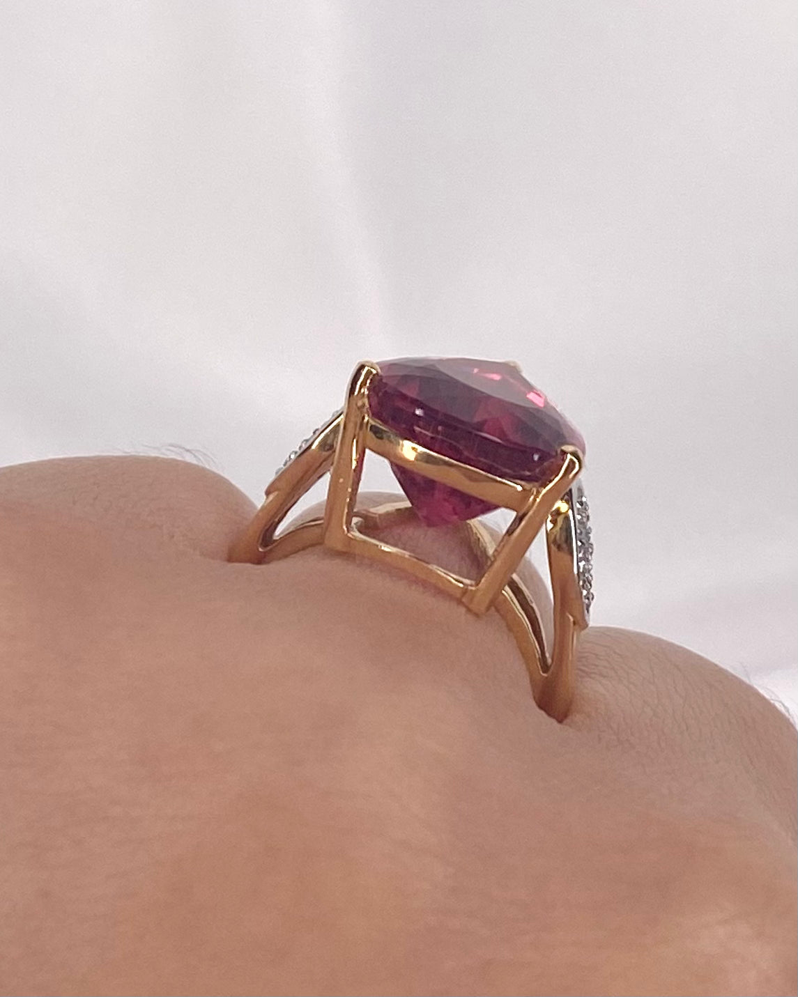 Bague Trilogie Tourmaline Rose 12.7 carats, 20 Diamants &amp; Or 8g "Savanah"