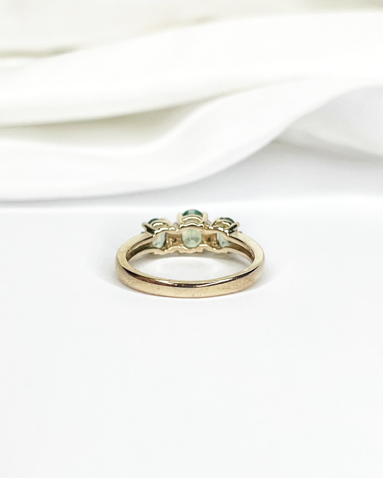 Anillo Trilogía Zafiros Verdes 1.10 quilates "Marion"