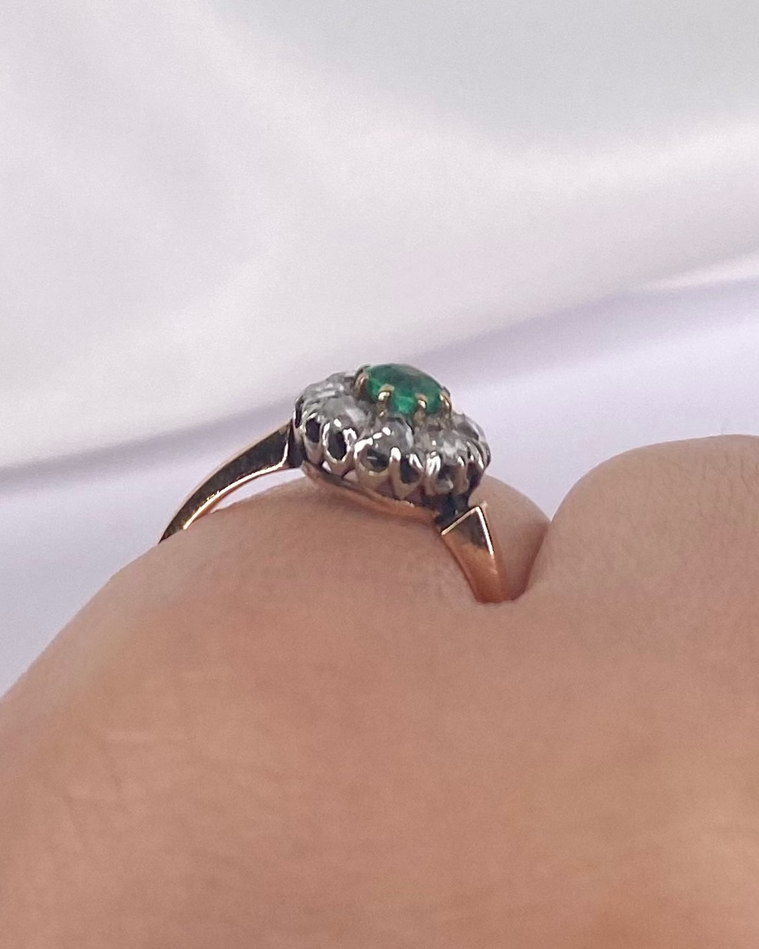 Bague Marguerite Émeraude &amp; Diamants "Eglantine"