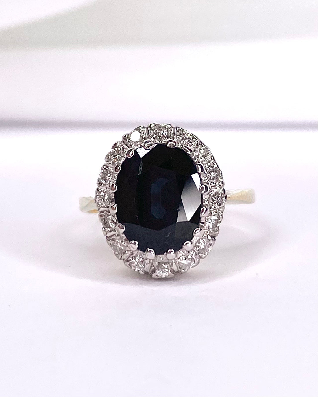 Bague Marguerite Saphir 3.84 carats et Diamants "Wendy" - Lyon - Elliade Paris