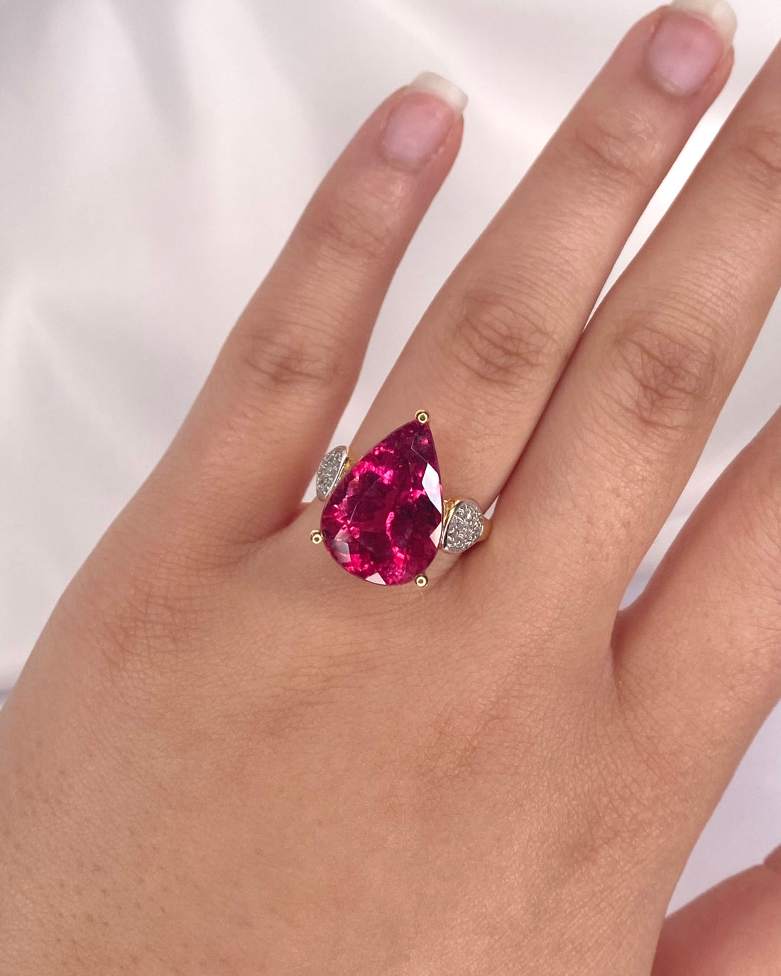 Bague Trilogie Tourmaline Rose 12.7 carats, 20 Diamants &amp; Or 8g "Savanah"