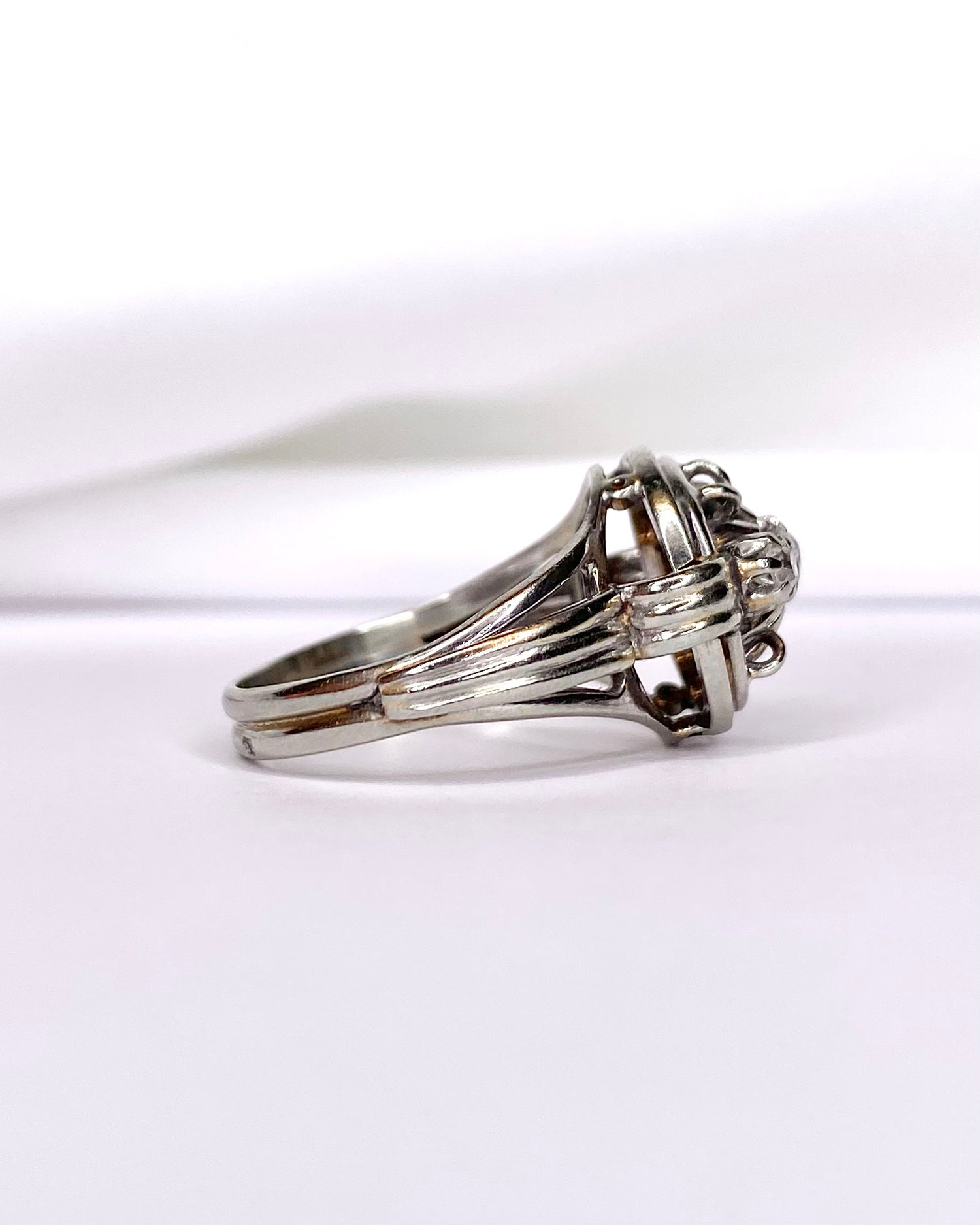 Anillo estilo Art Déco con diamantes 0,25 quilates y oro de 18 quilates 5,85 g "Romy"