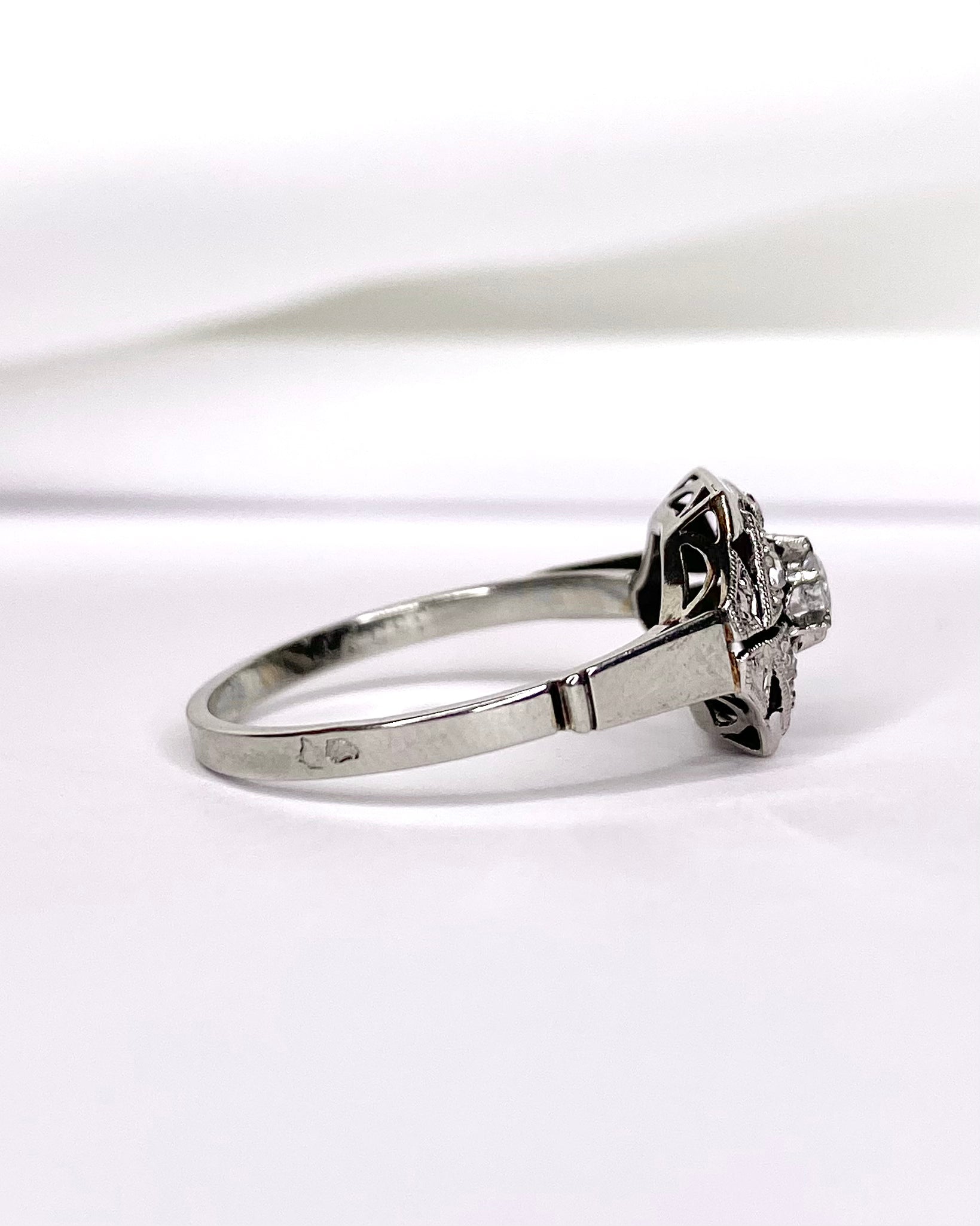 Bague Art-Déco 7 Diamants "Valeria" - Elliade Paris