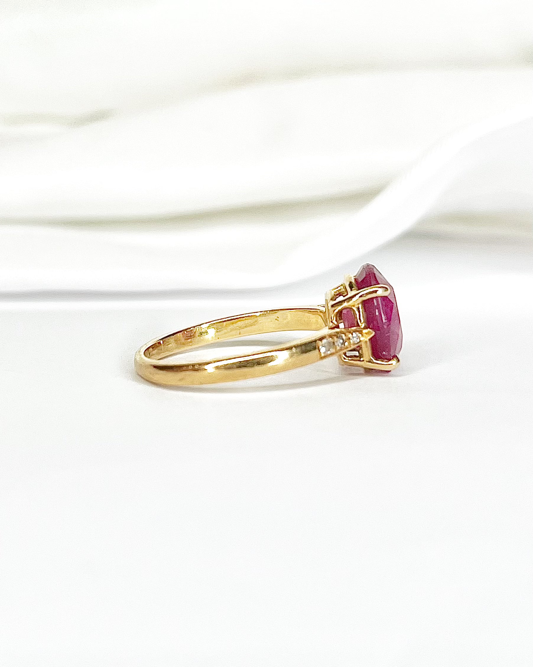 Solitaire Ruby 3.30 Carats &amp; Diamonds Ring "Ranya"