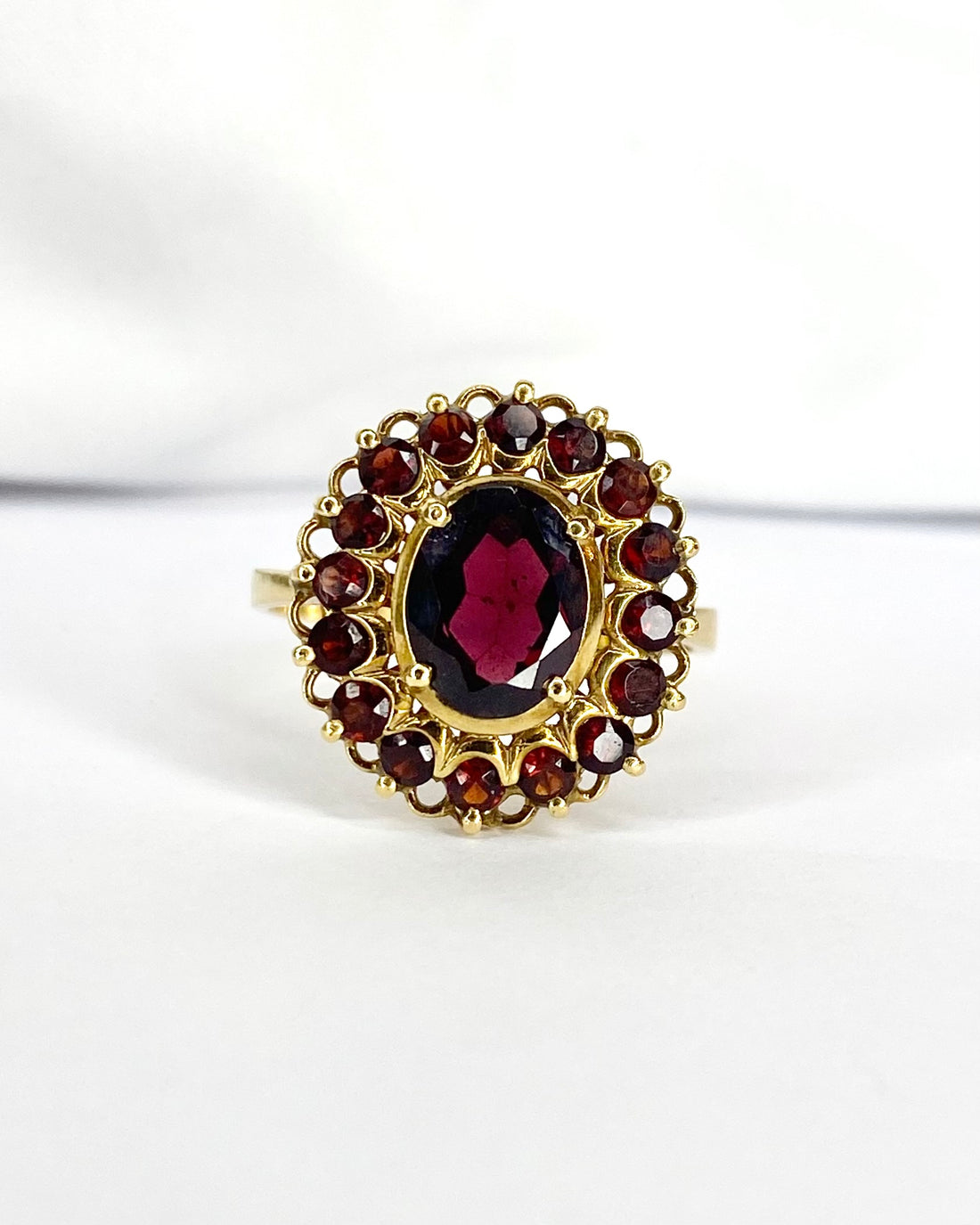 Bague Marguerite Grenats 2.07 carats "Ilda"
