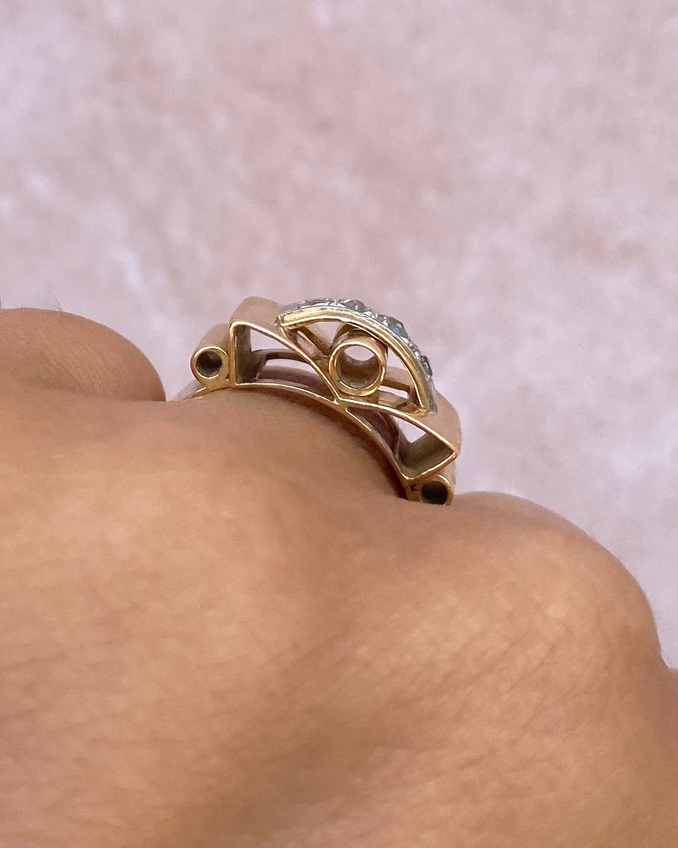 Anillo Tank Diamantes y Oro 4.63g "Danaë"