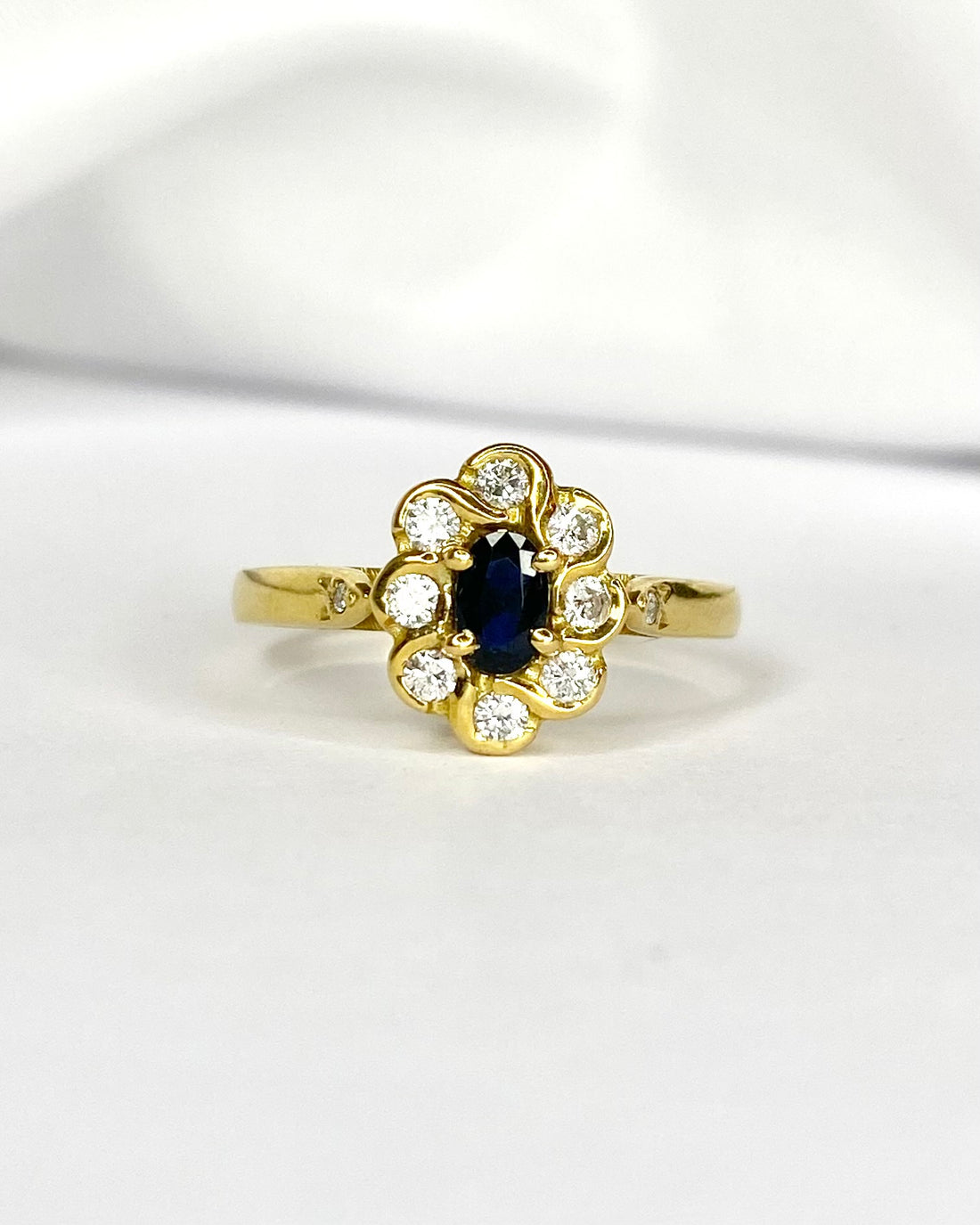 Bague Marguerite Saphir 0.30 carat &amp; Diamants 0.26 carat "Sandra"