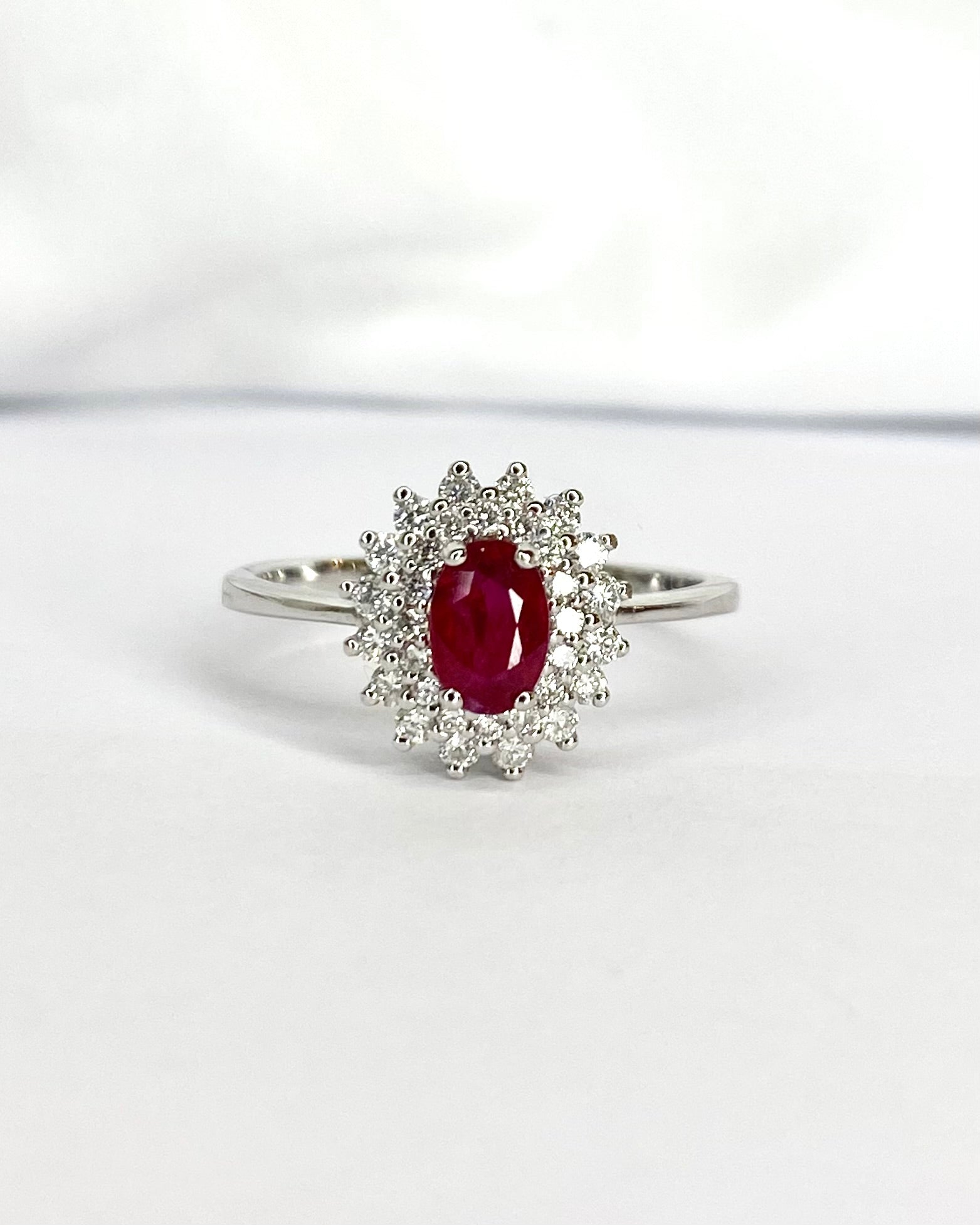 Bague Marguerite Rubis 0.58 carat &amp; Diamants 0.27 carat "Cristella" - Elliade Paris
