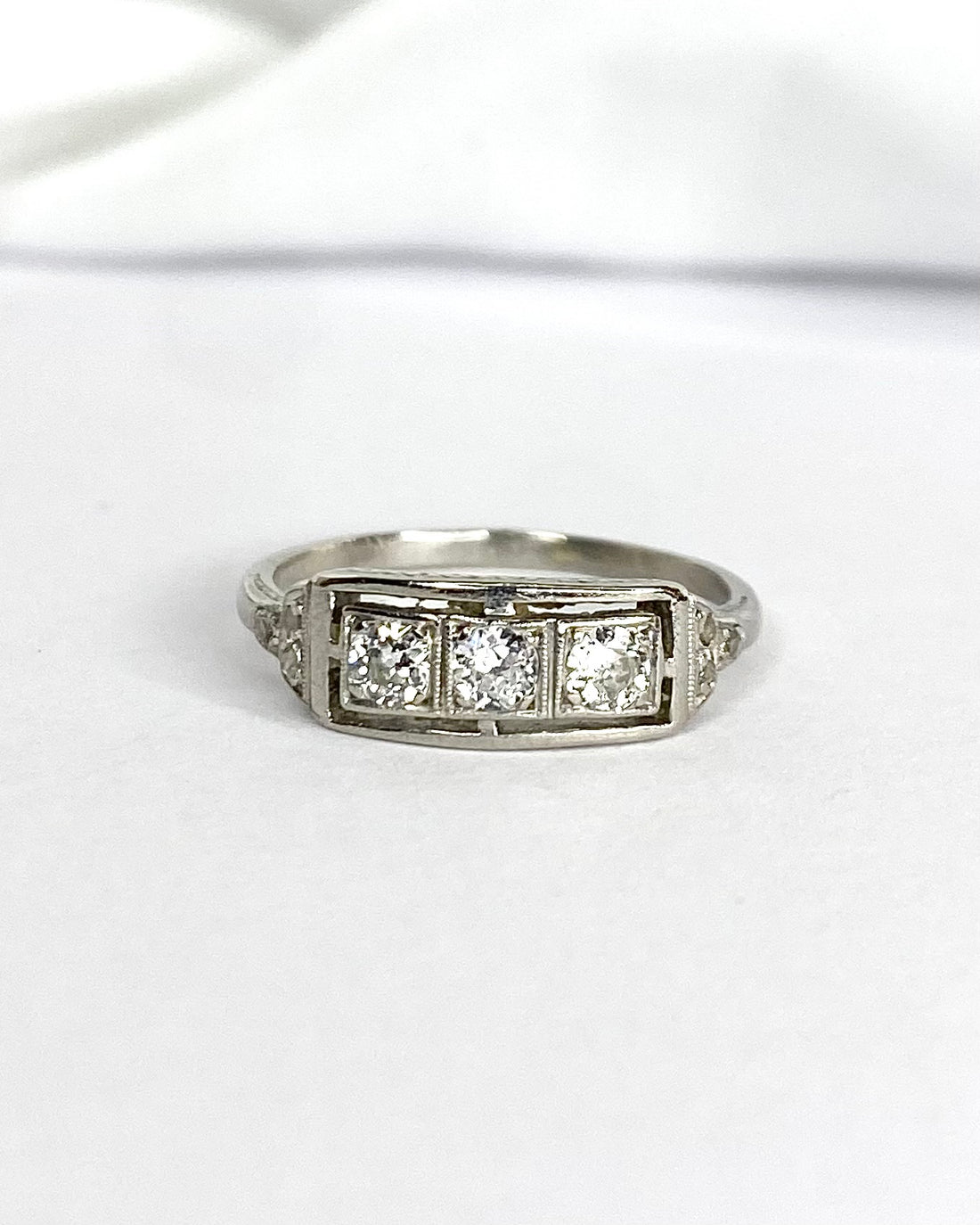 Bague Art-Déco 9 Diamants "Sylvine"