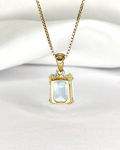 Sky Blue Topaz Pendant 5.10 Carats "Carina"