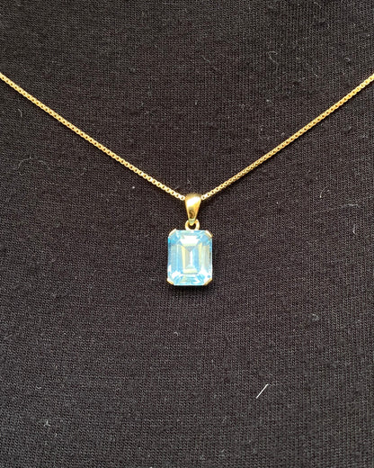 Sky Blue Topaz Pendant 5.10 Carats "Carina"