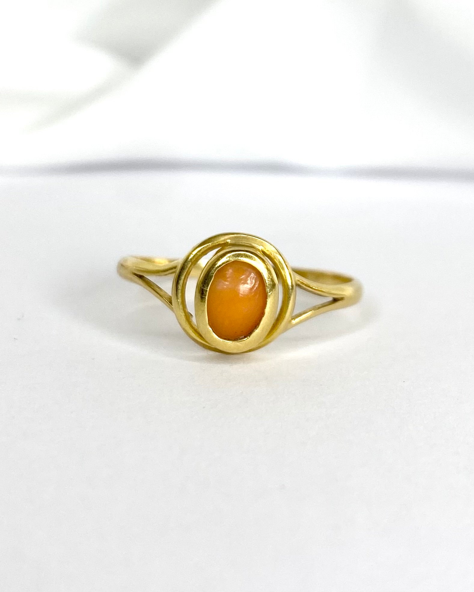 Bague Solitaire Corail "Flora"