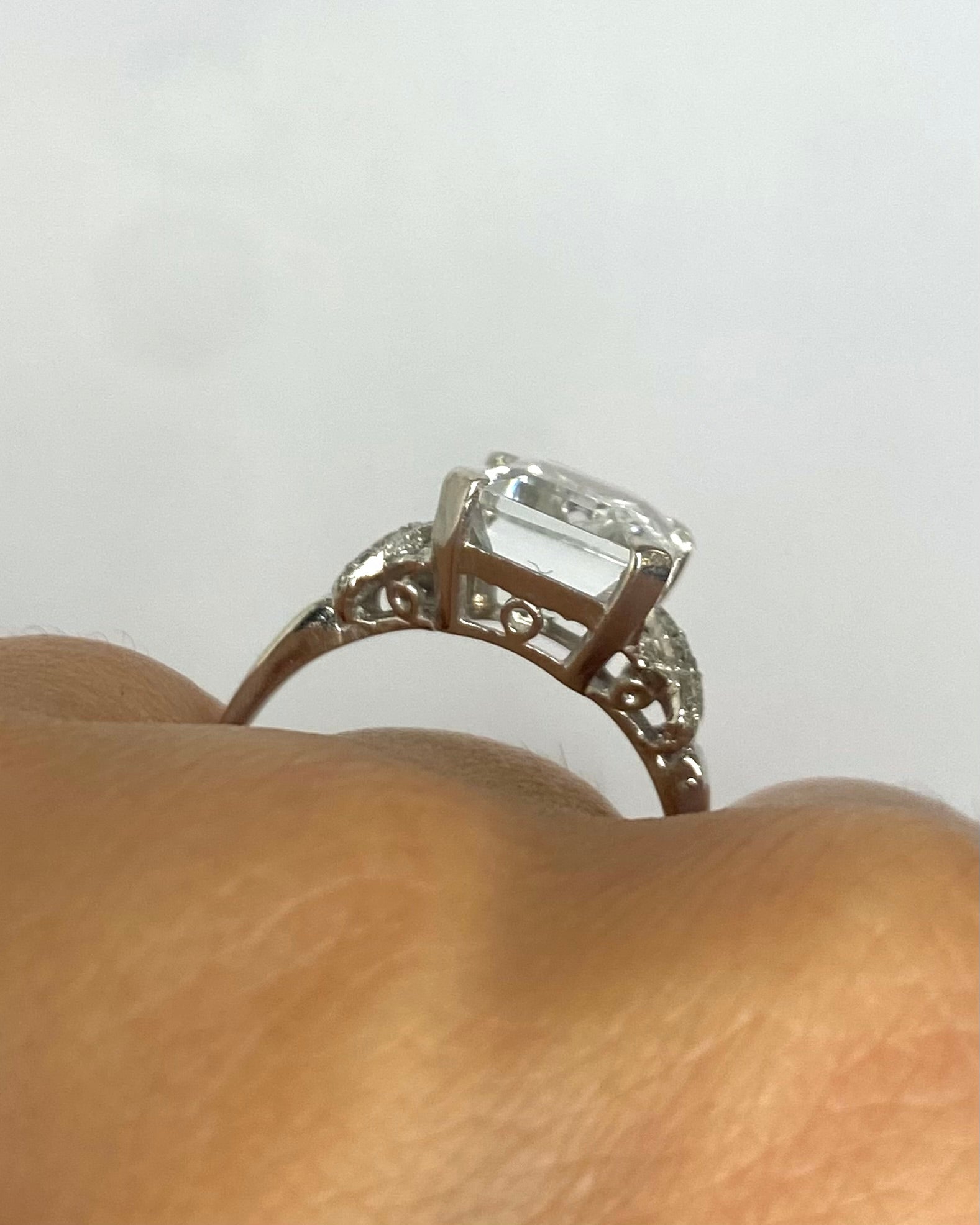 Bague Trilogie Goshenite 4.42 carats &amp; 16 Diamants "Eugenie" - Elliade Paris