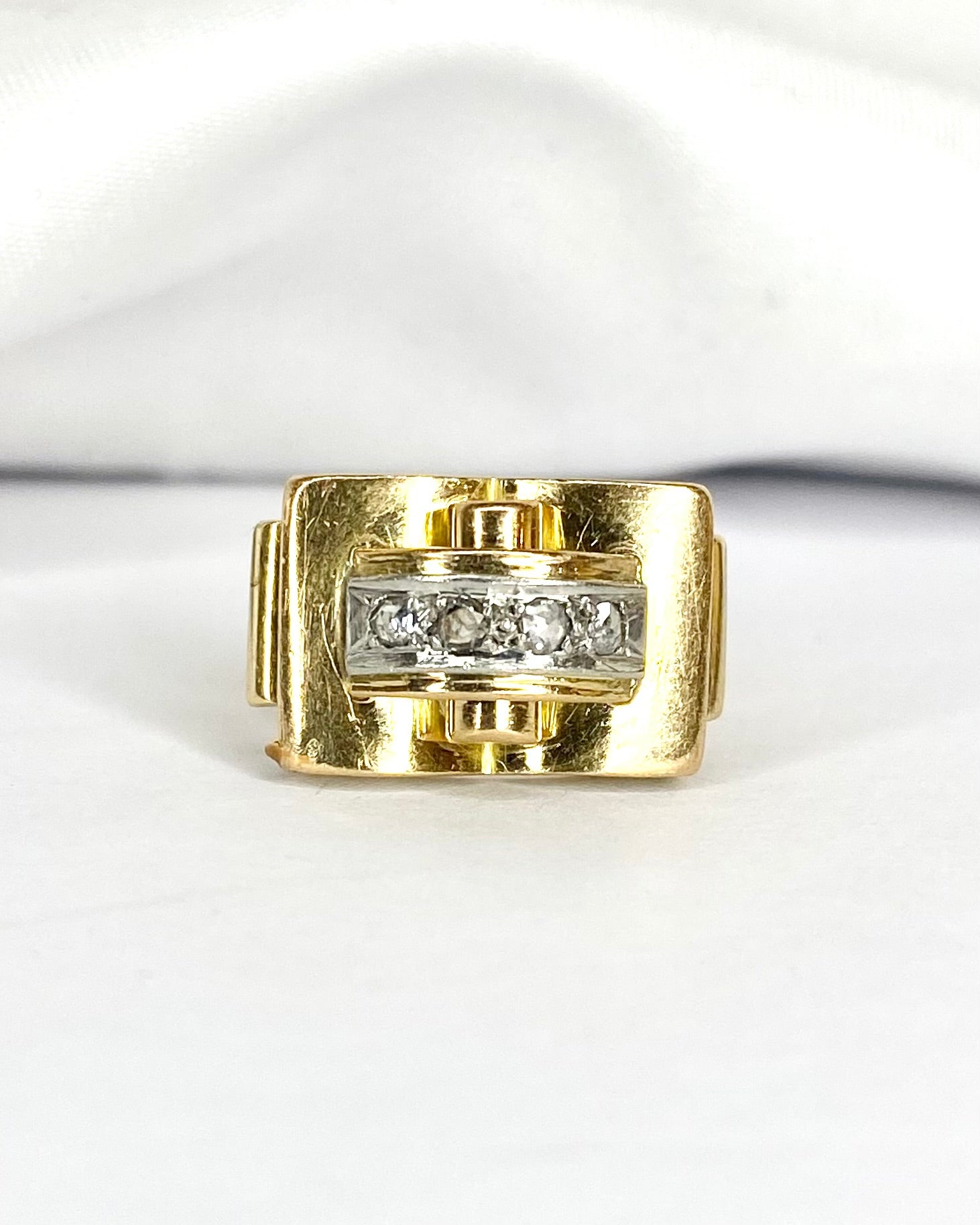 Anillo Tank Diamantes y Oro 4.63g "Danaë"