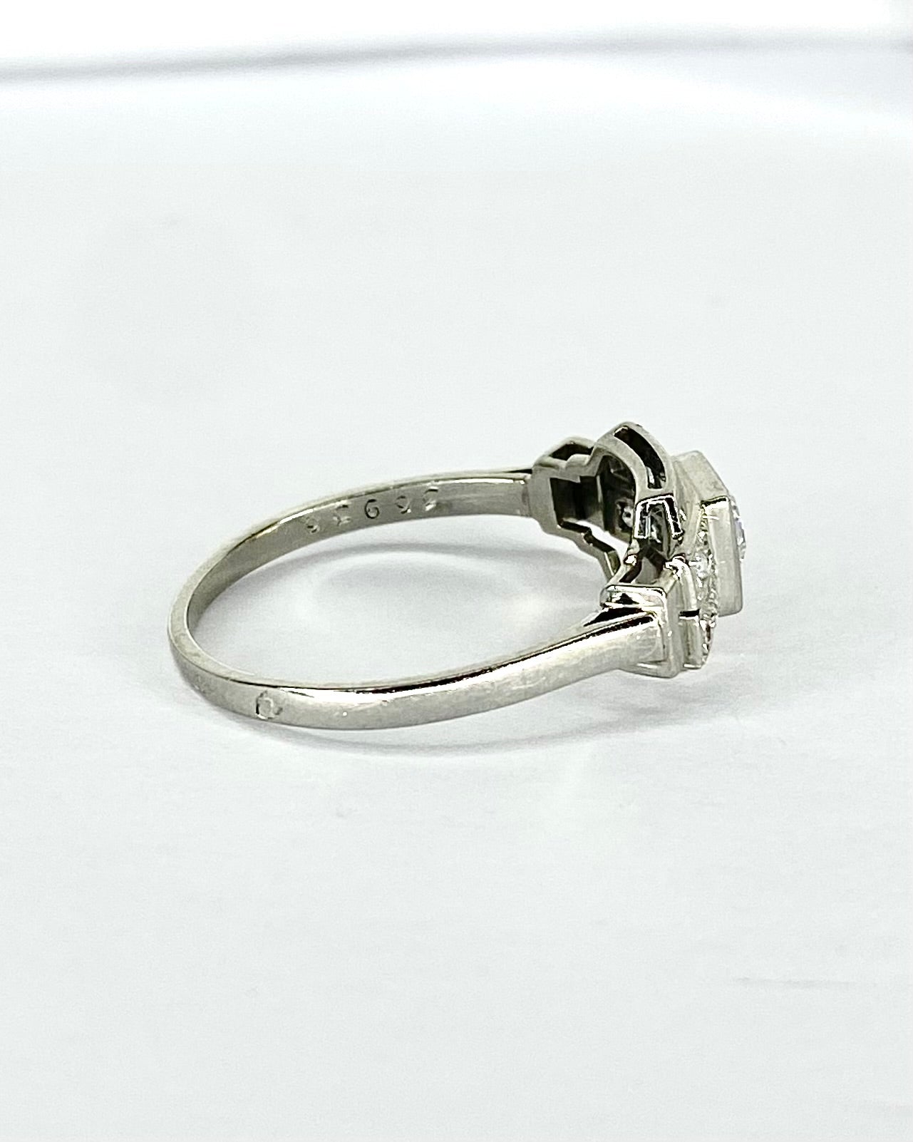 Art Deco Diamond Ring 0.26 Carat "Esmée"