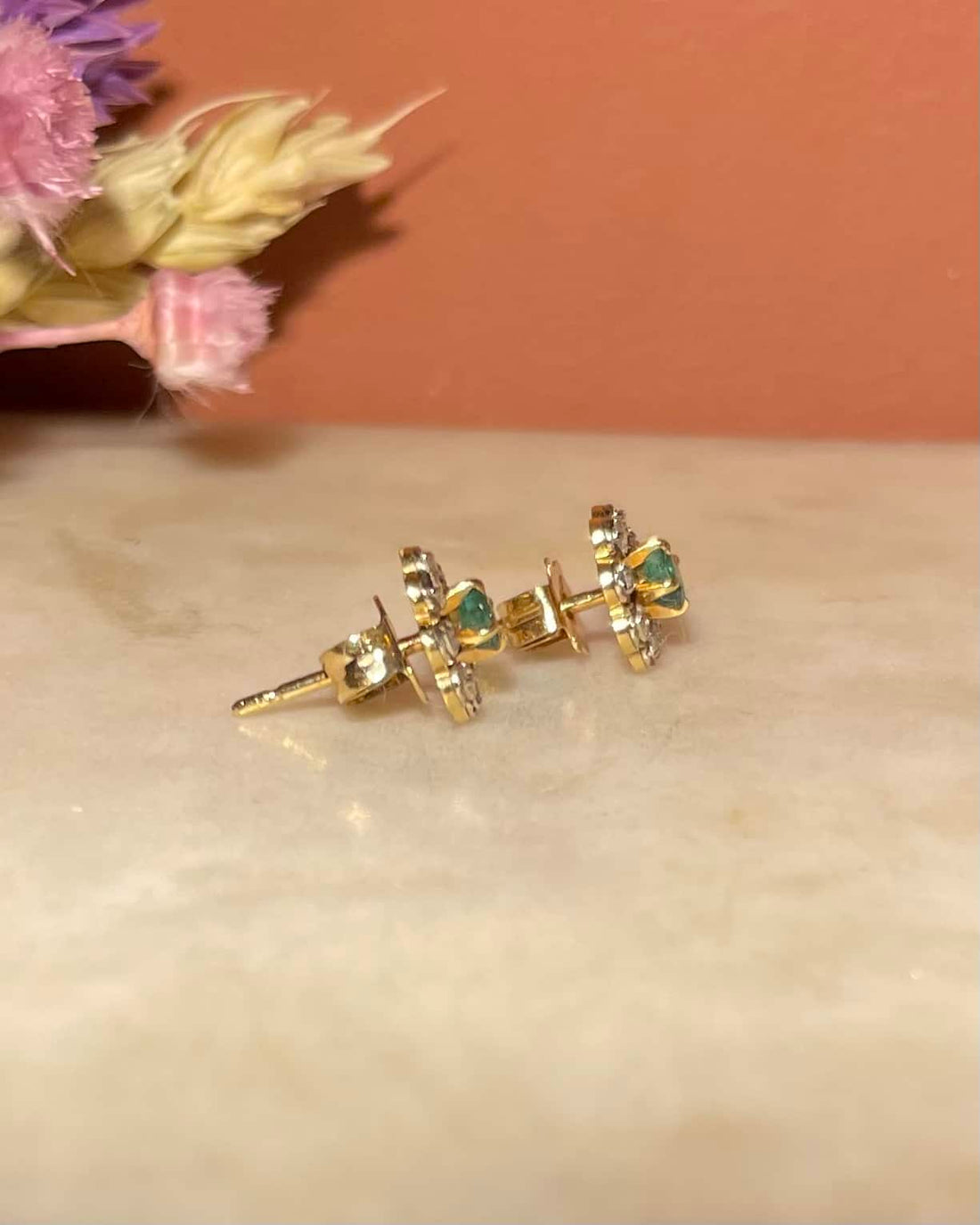 Pendientes de margaritas con esmeralda y diamantes &quot;Viridis&quot;