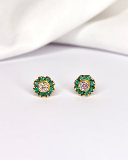 Boucles Marguerite 16 Émeraudes &amp; Diamants 0.20 carat &quot;Eline&quot; - Elliade Paris