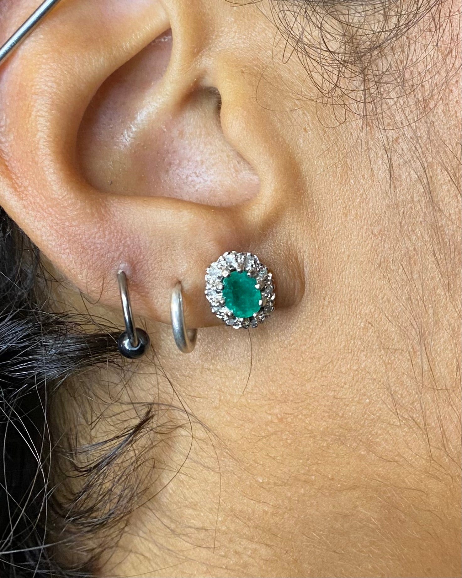 Boucles Marguerite Émeraudes 1.20 carat &amp; Diamants 0.20 carat "Olympe" - Elliade Paris