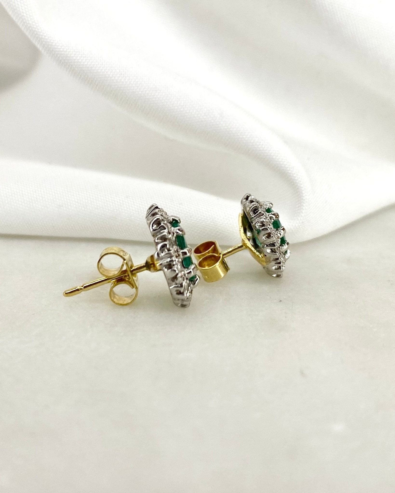 Boucles Marguerite Émeraudes 1.20 carat &amp; Diamants 0.20 carat "Olympe" - Elliade Paris