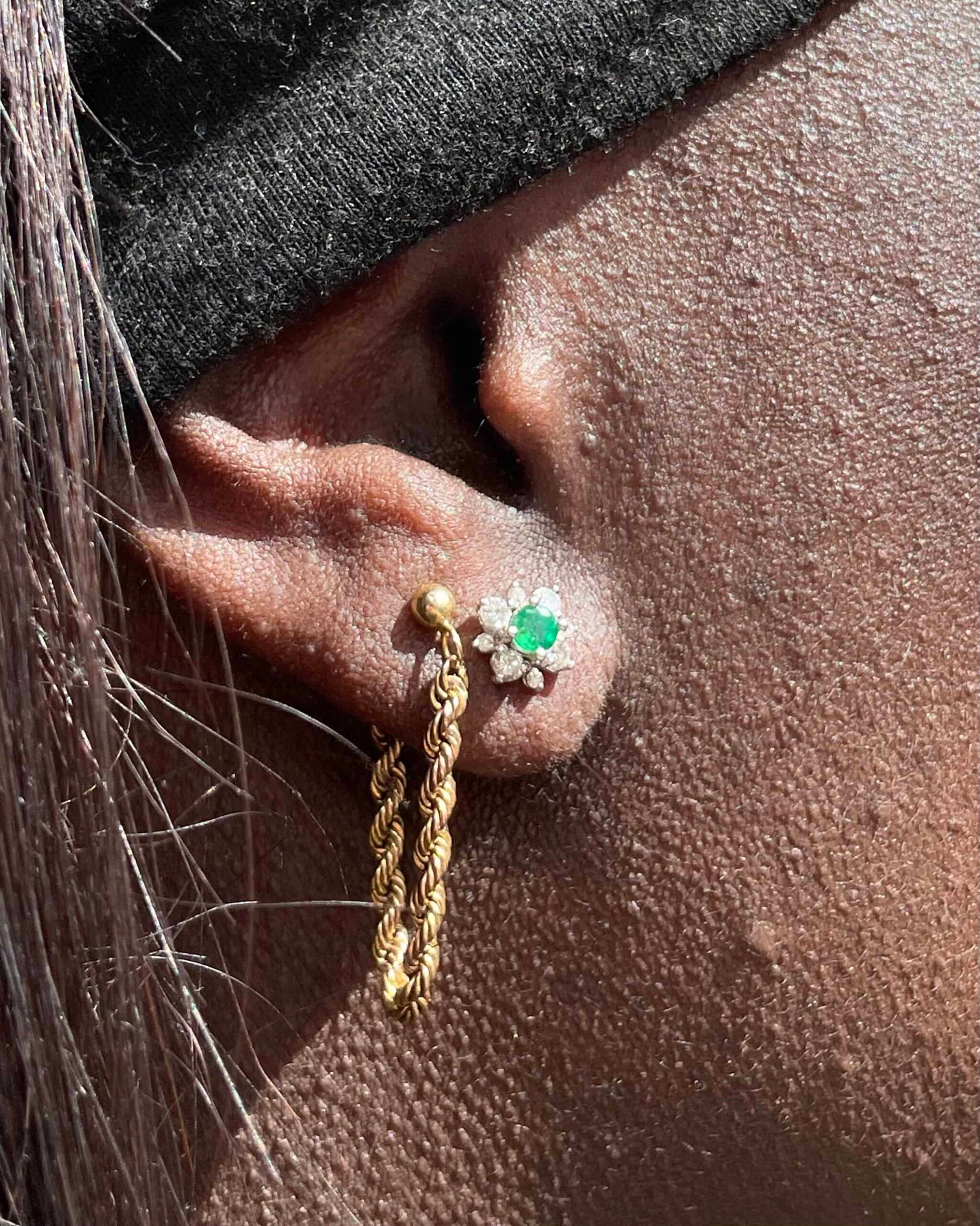 "Antéa" Emerald &amp;amp; Diamond Daisy Earrings